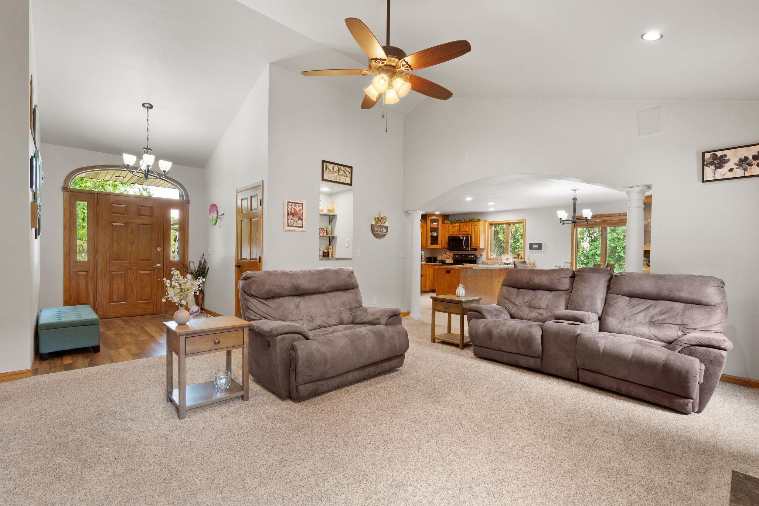 W2585 OAKBROOK Court