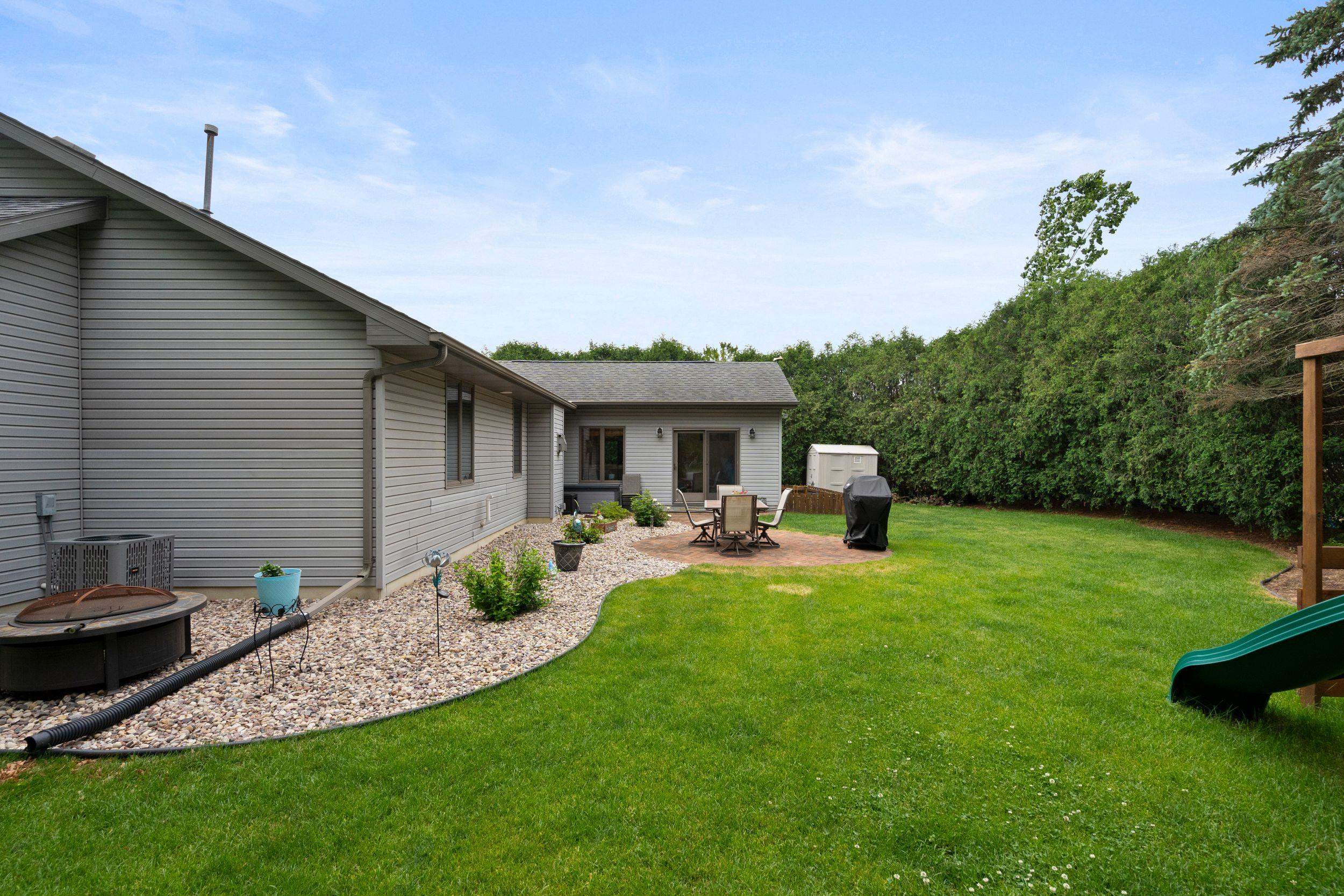 W2585 OAKBROOK Court
