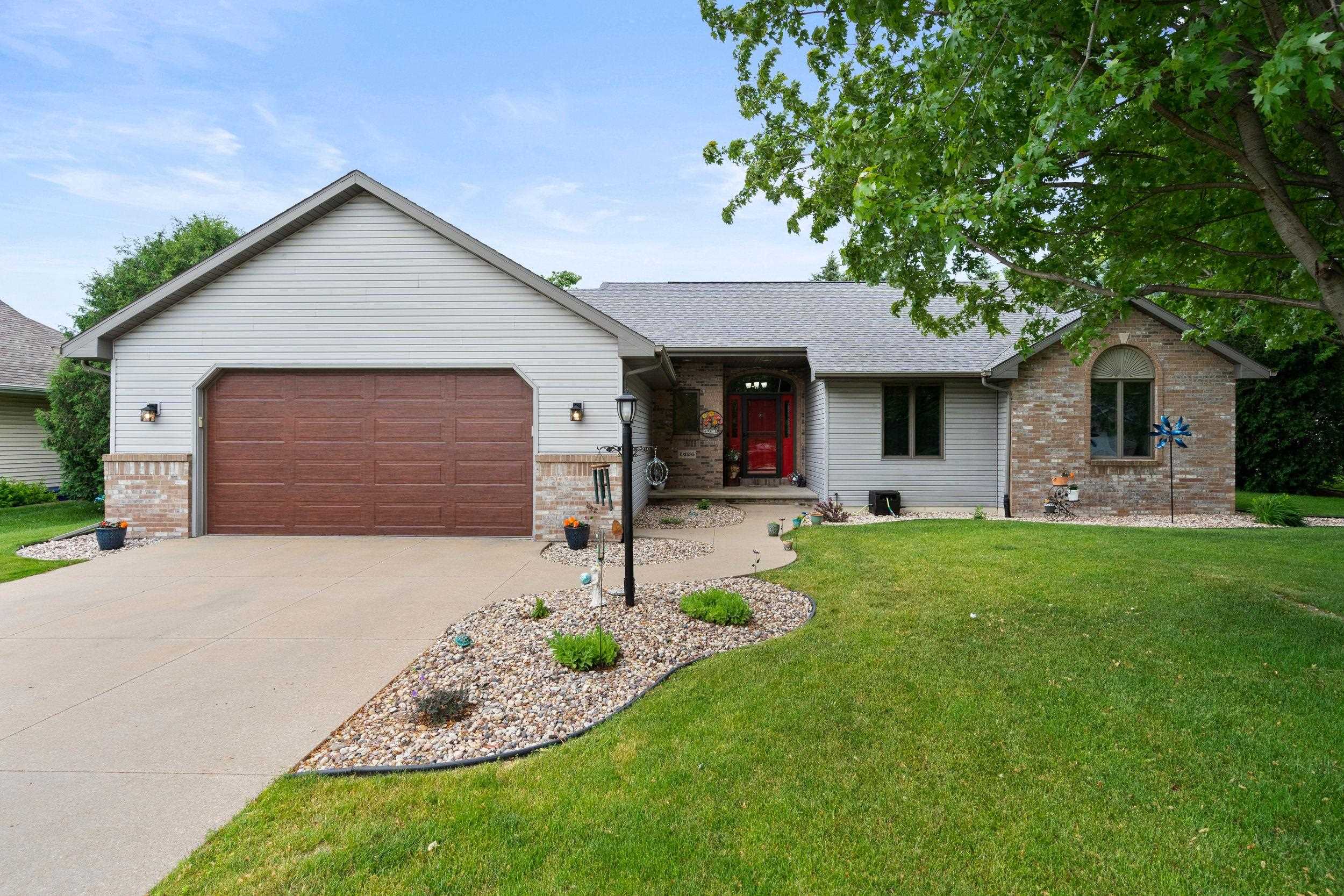 W2585 OAKBROOK Court