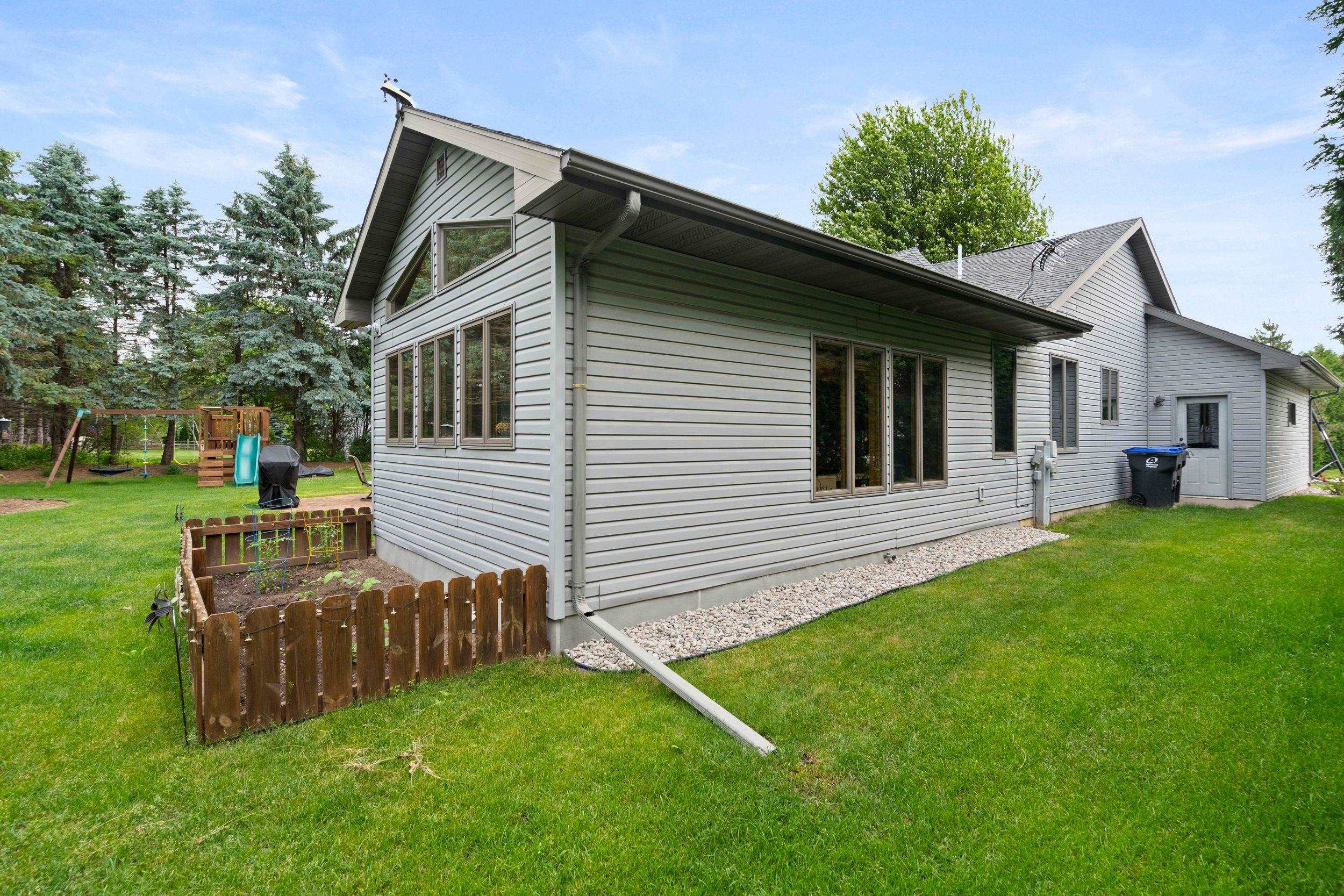 W2585 OAKBROOK Court