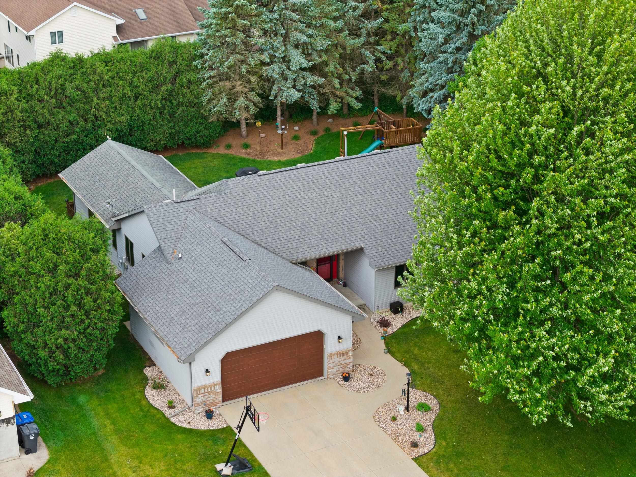 W2585 OAKBROOK Court