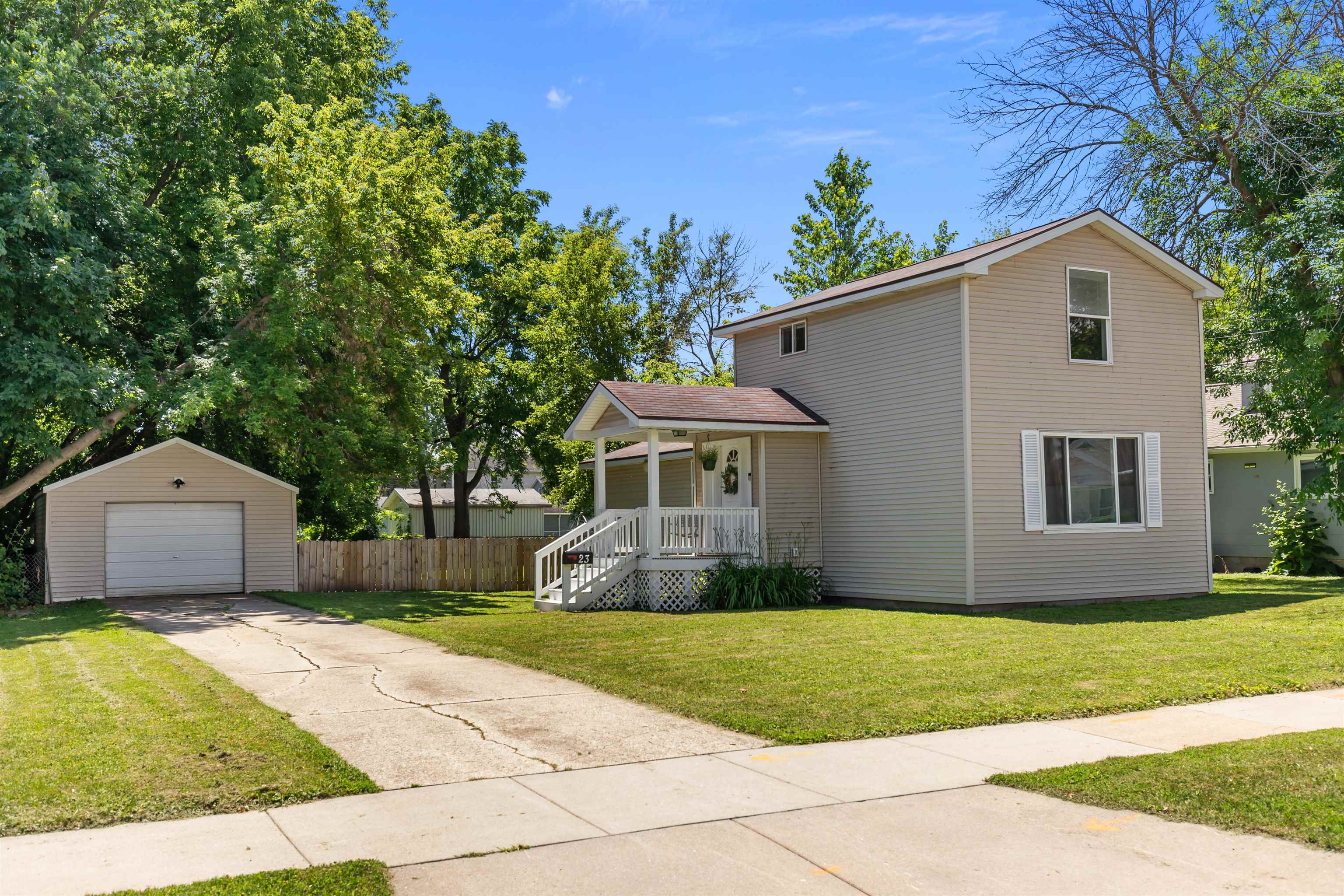 23 W NEVADA Avenue