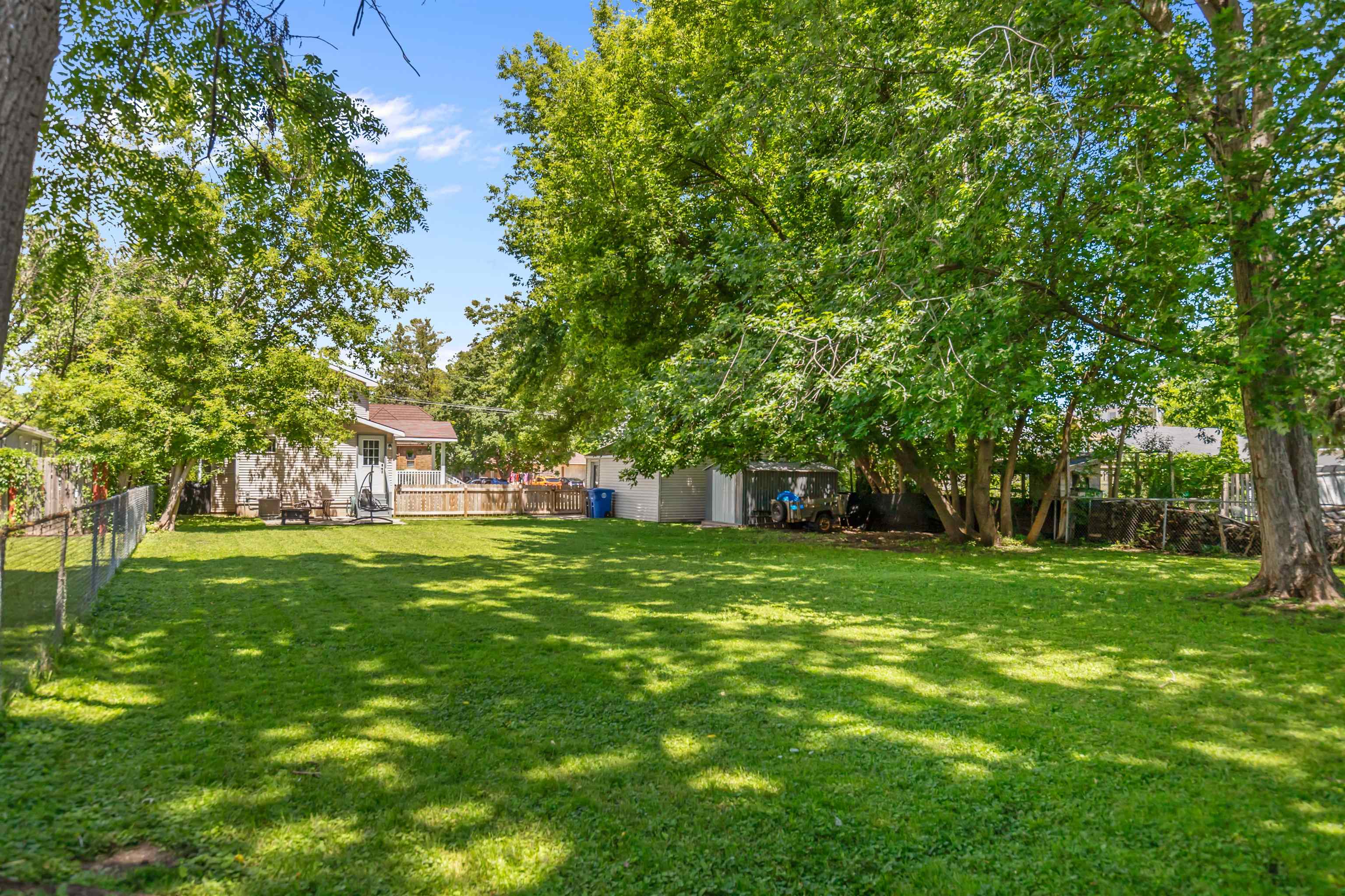 23 W NEVADA Avenue