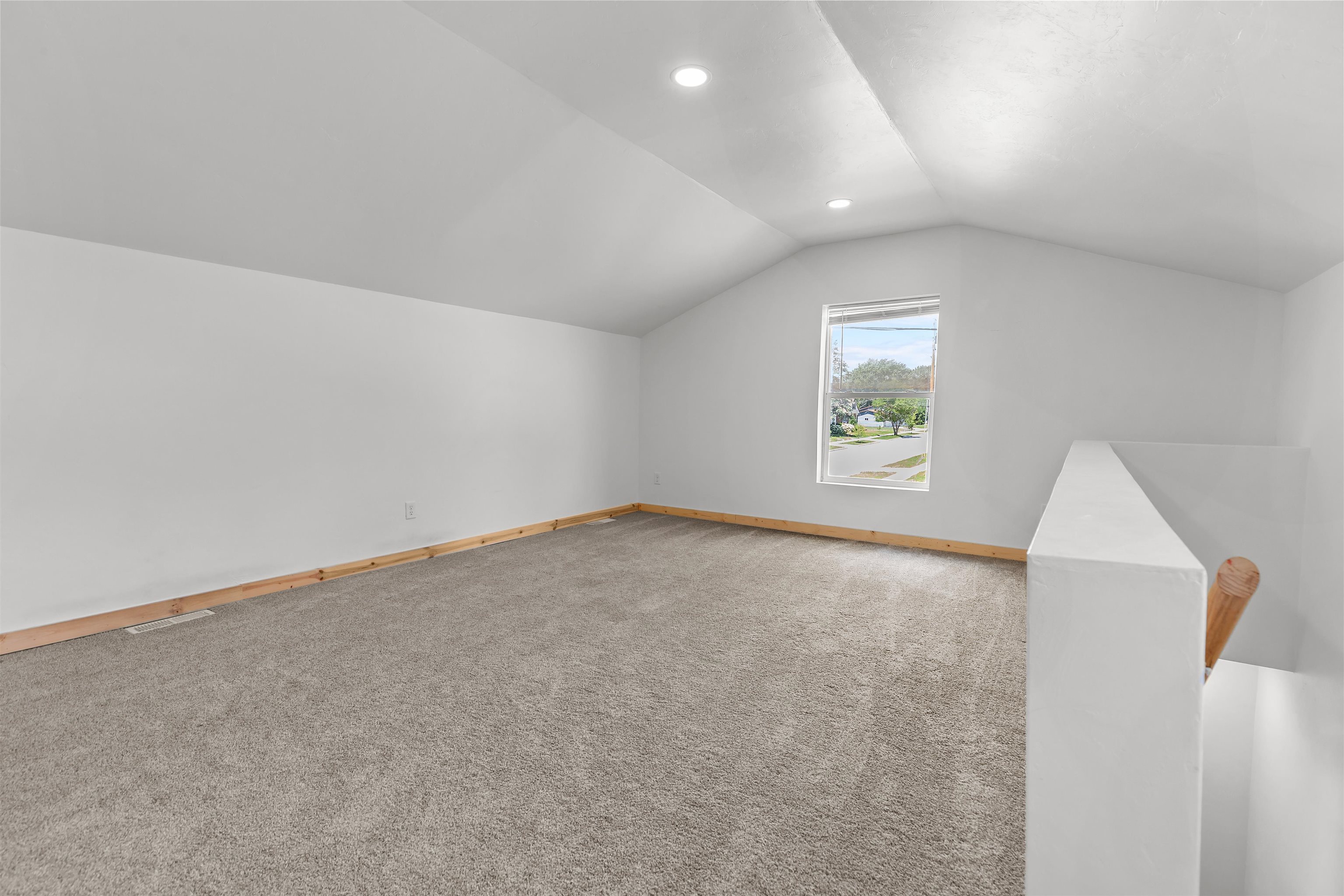 23 W NEVADA Avenue