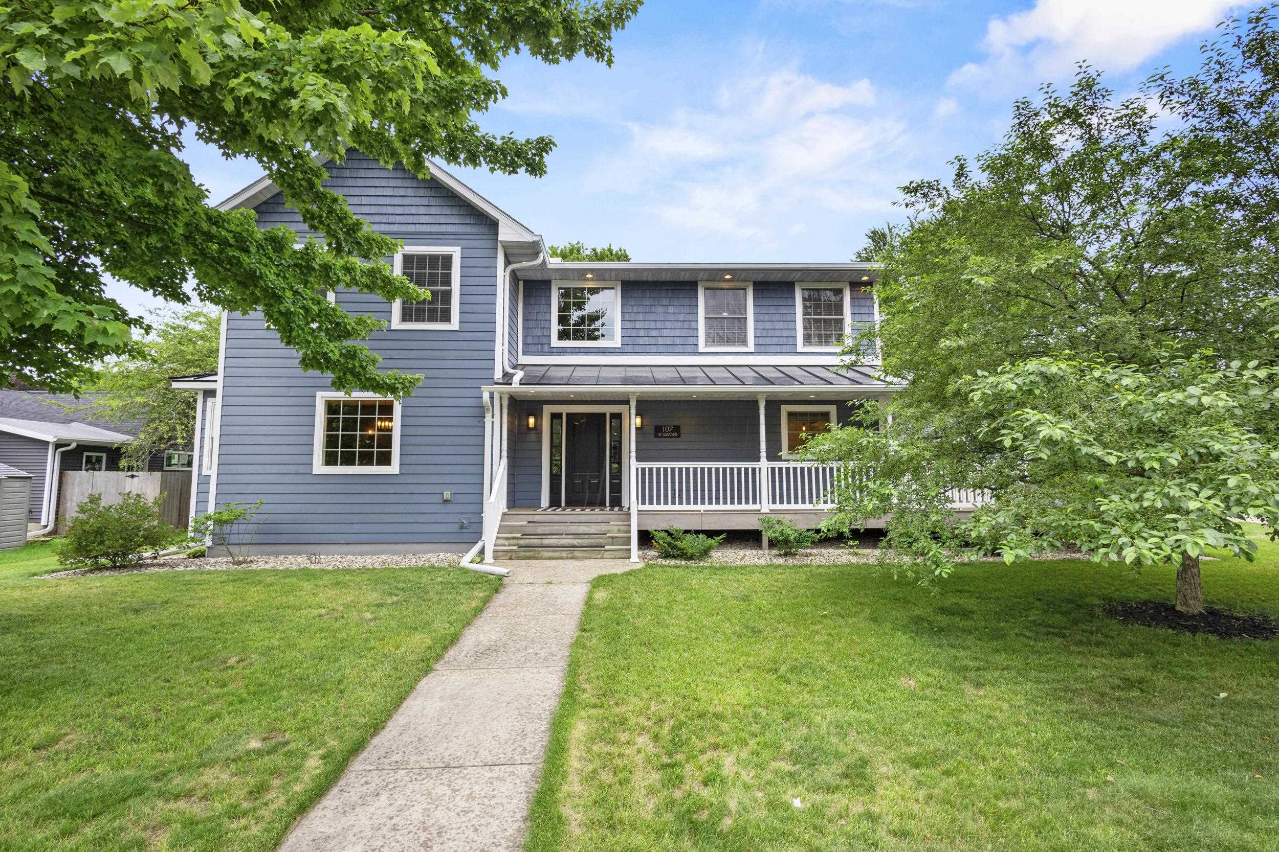 107 W SUMNER Street