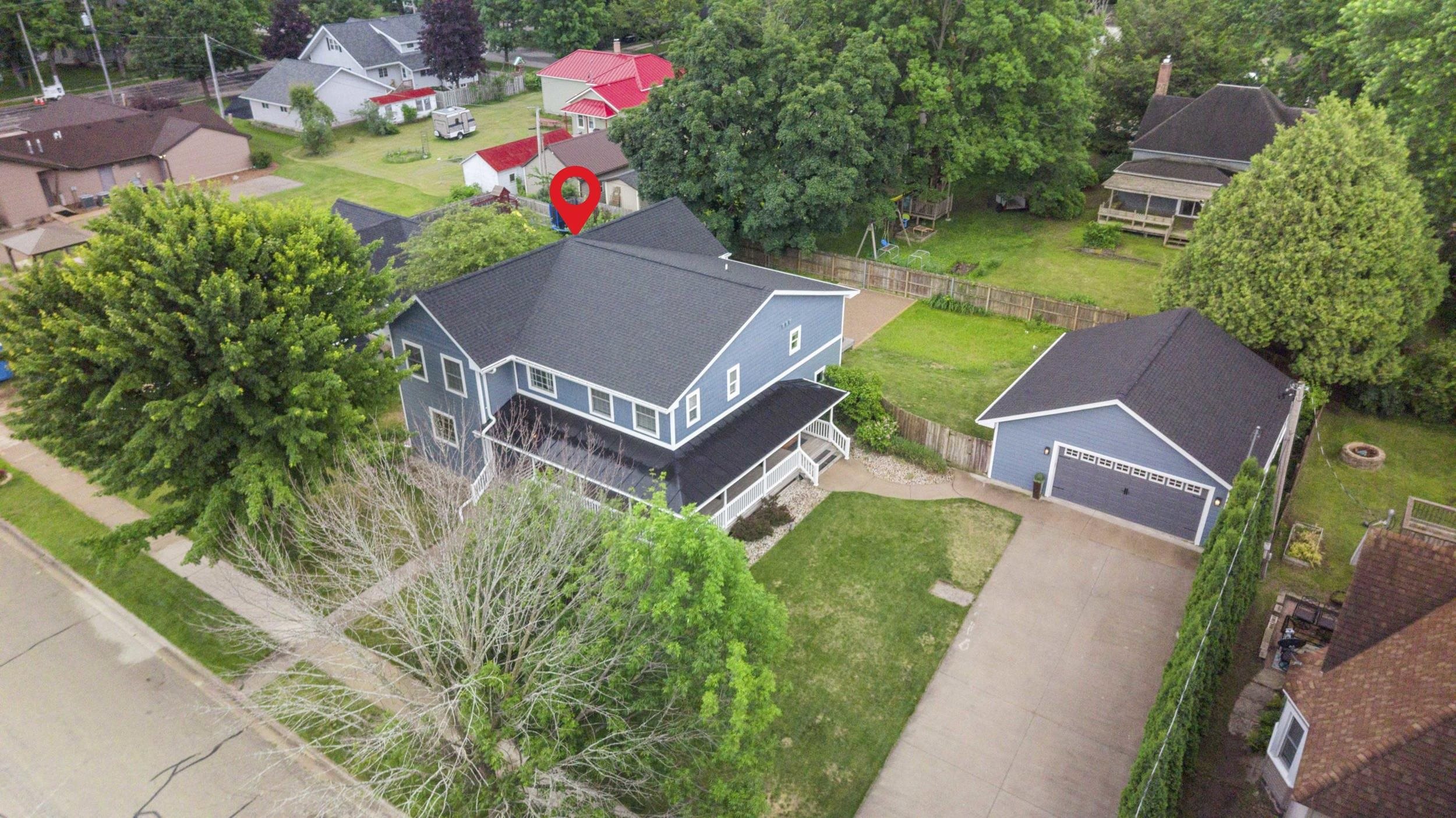 107 W SUMNER Street