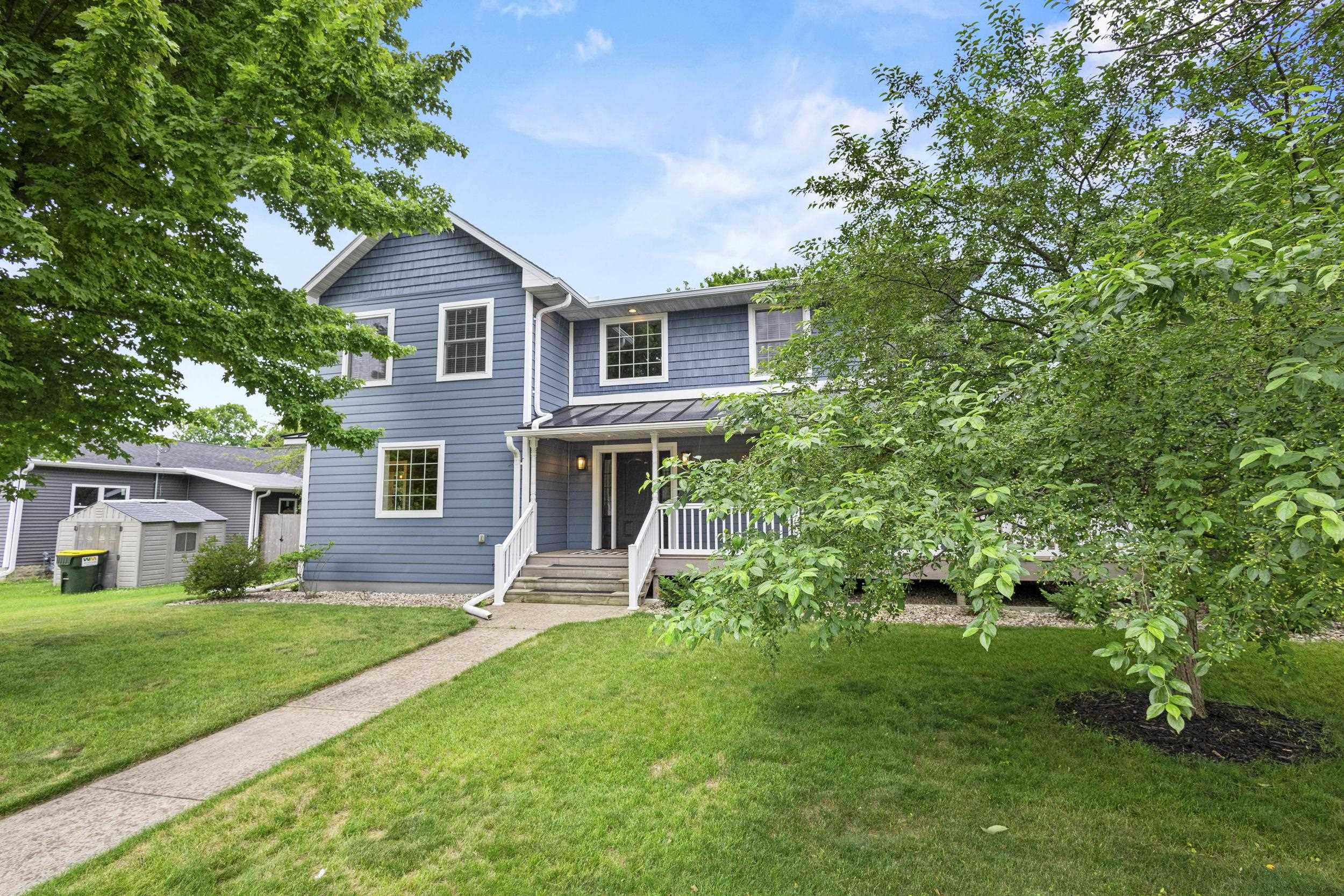 107 W SUMNER Street