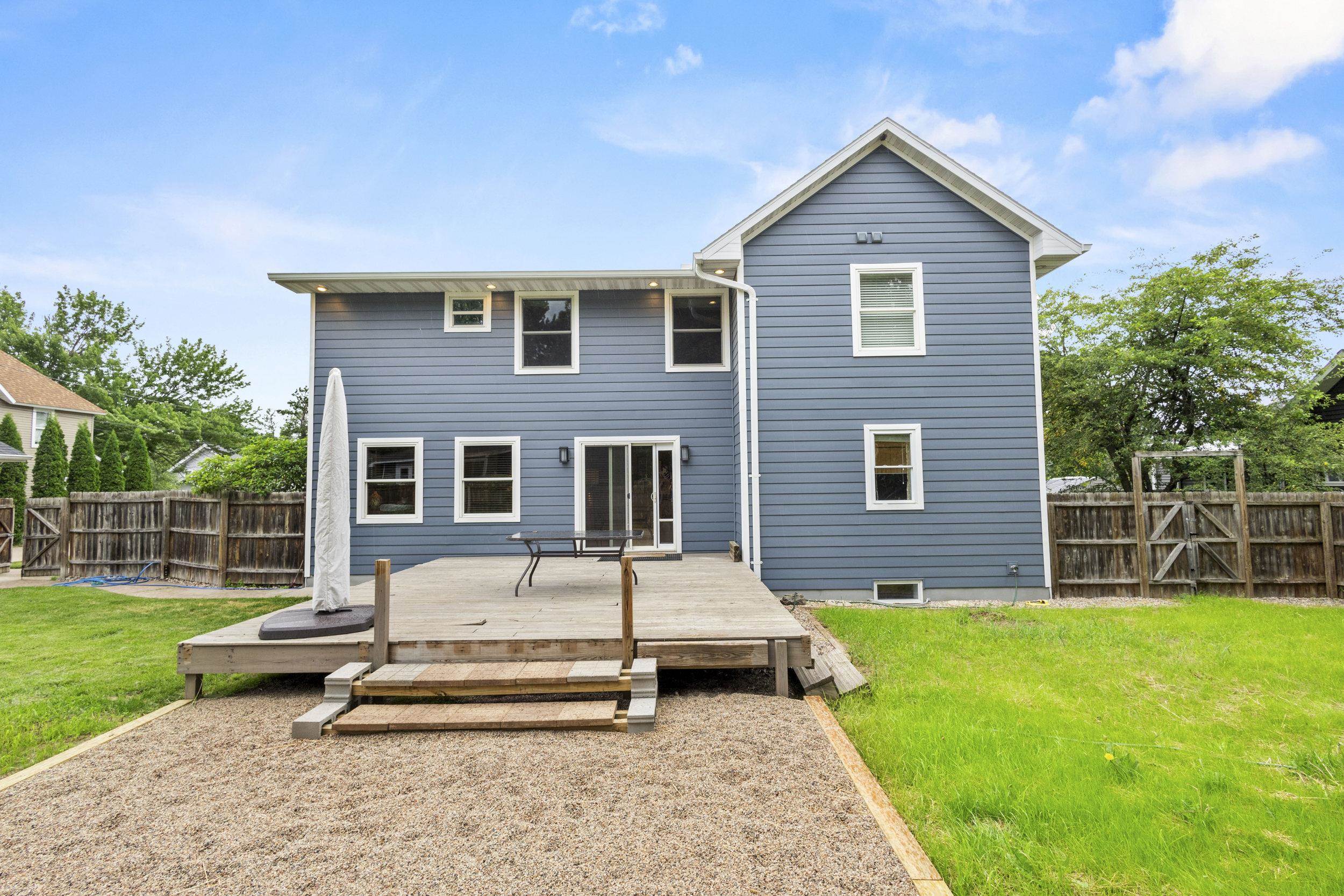 107 W SUMNER Street