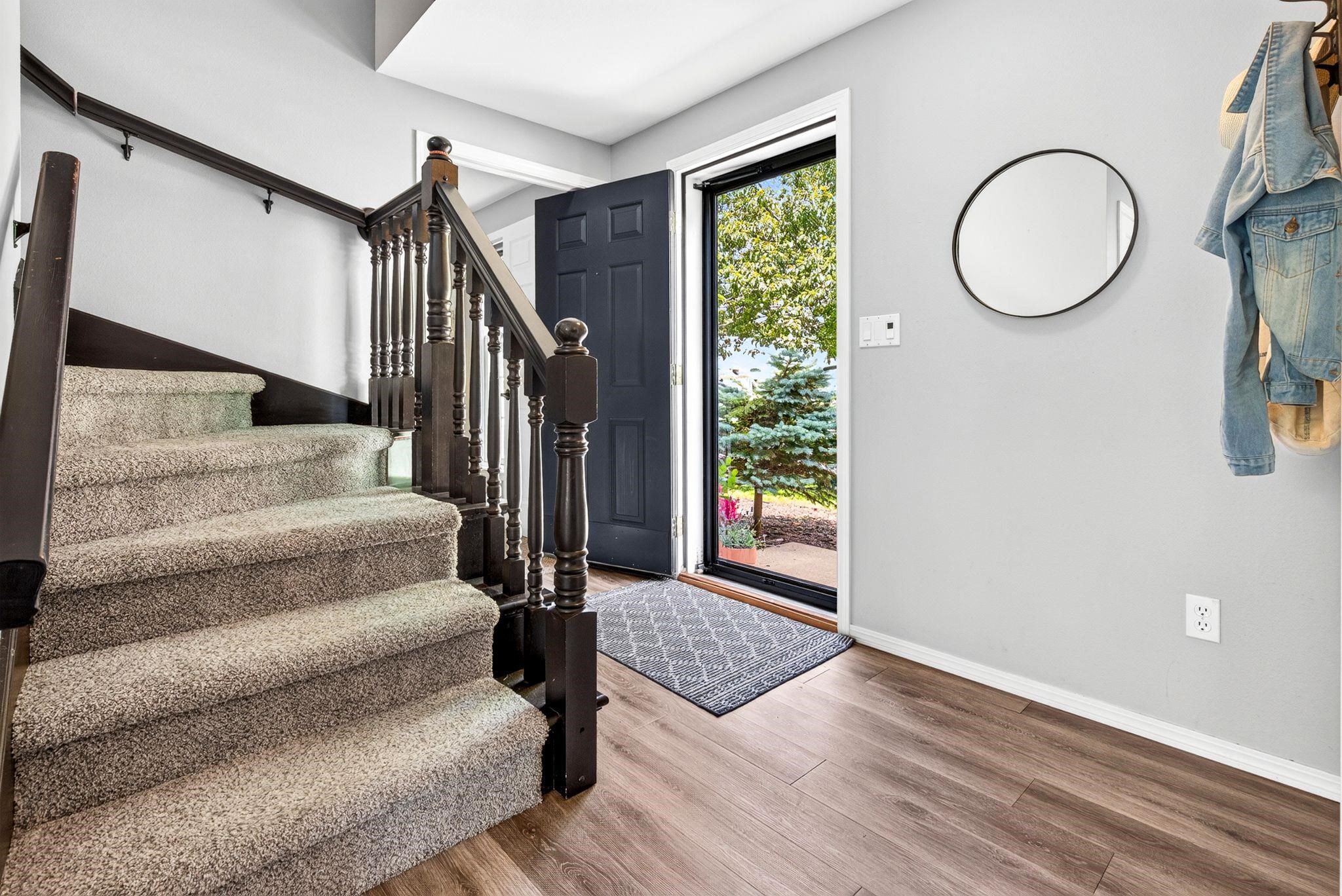 27 LAMPLIGHTER Court