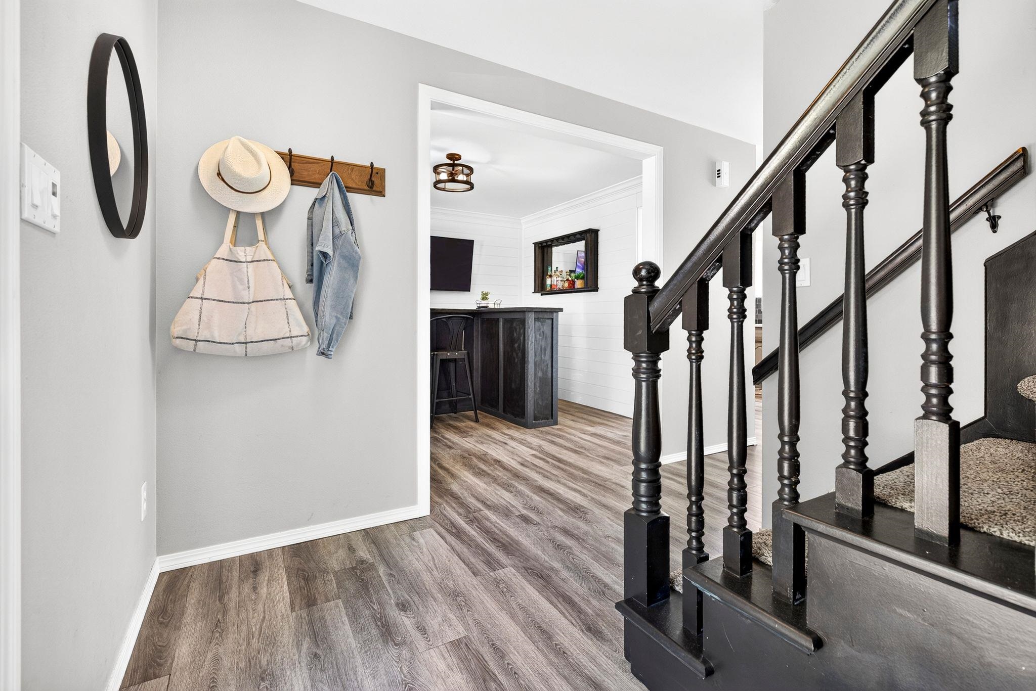 27 LAMPLIGHTER Court