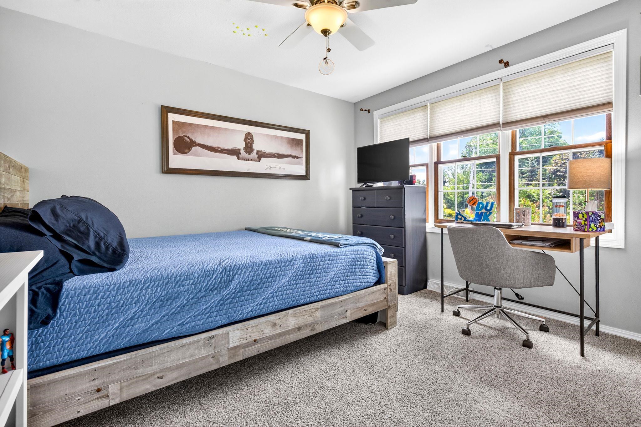 27 LAMPLIGHTER Court