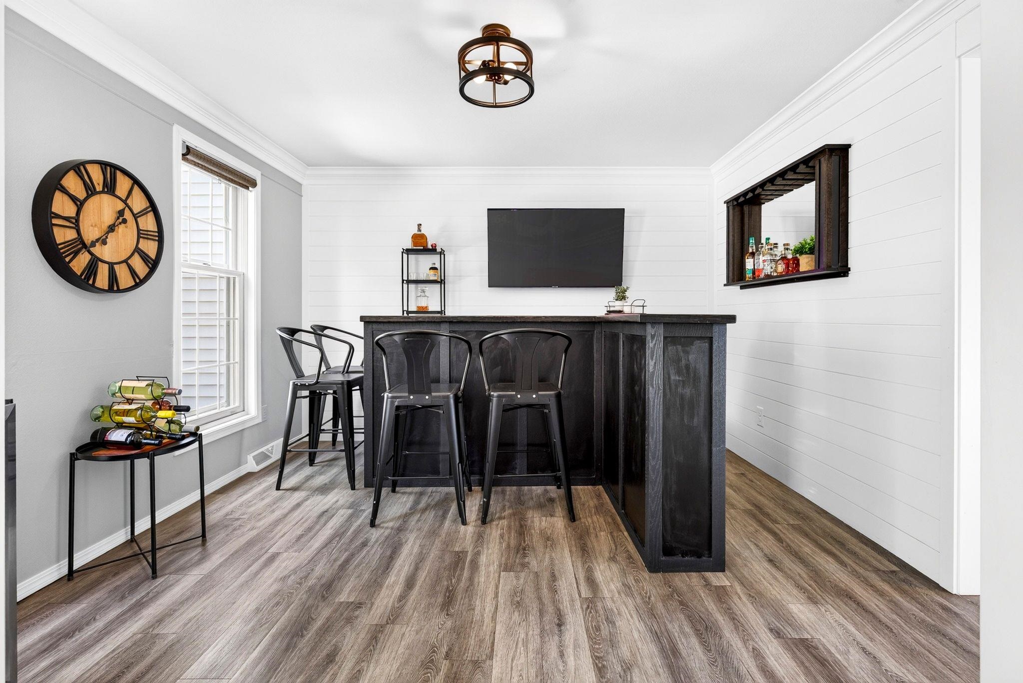 27 LAMPLIGHTER Court