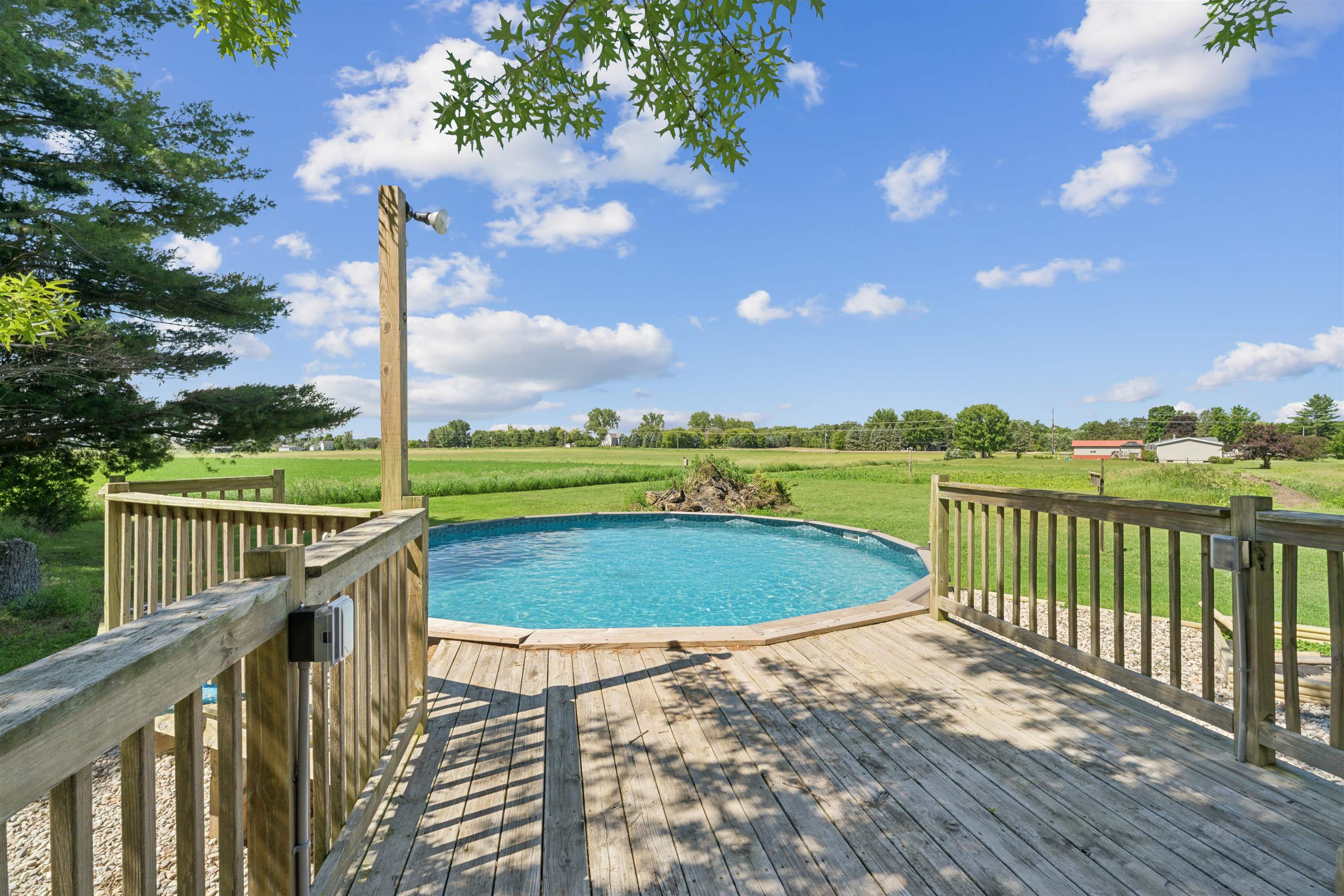 W10531 ROLOFF Road
