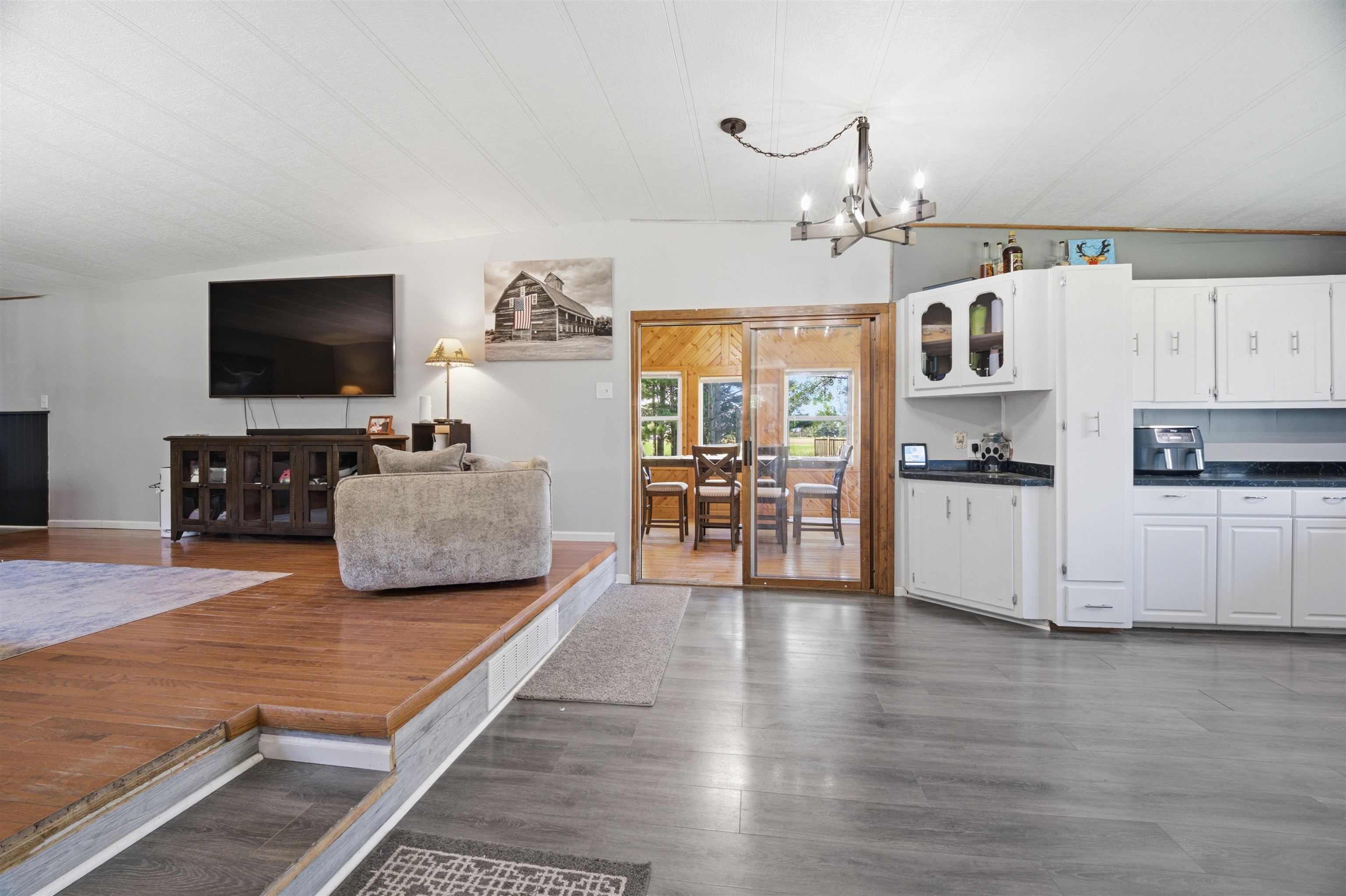 W10531 ROLOFF Road