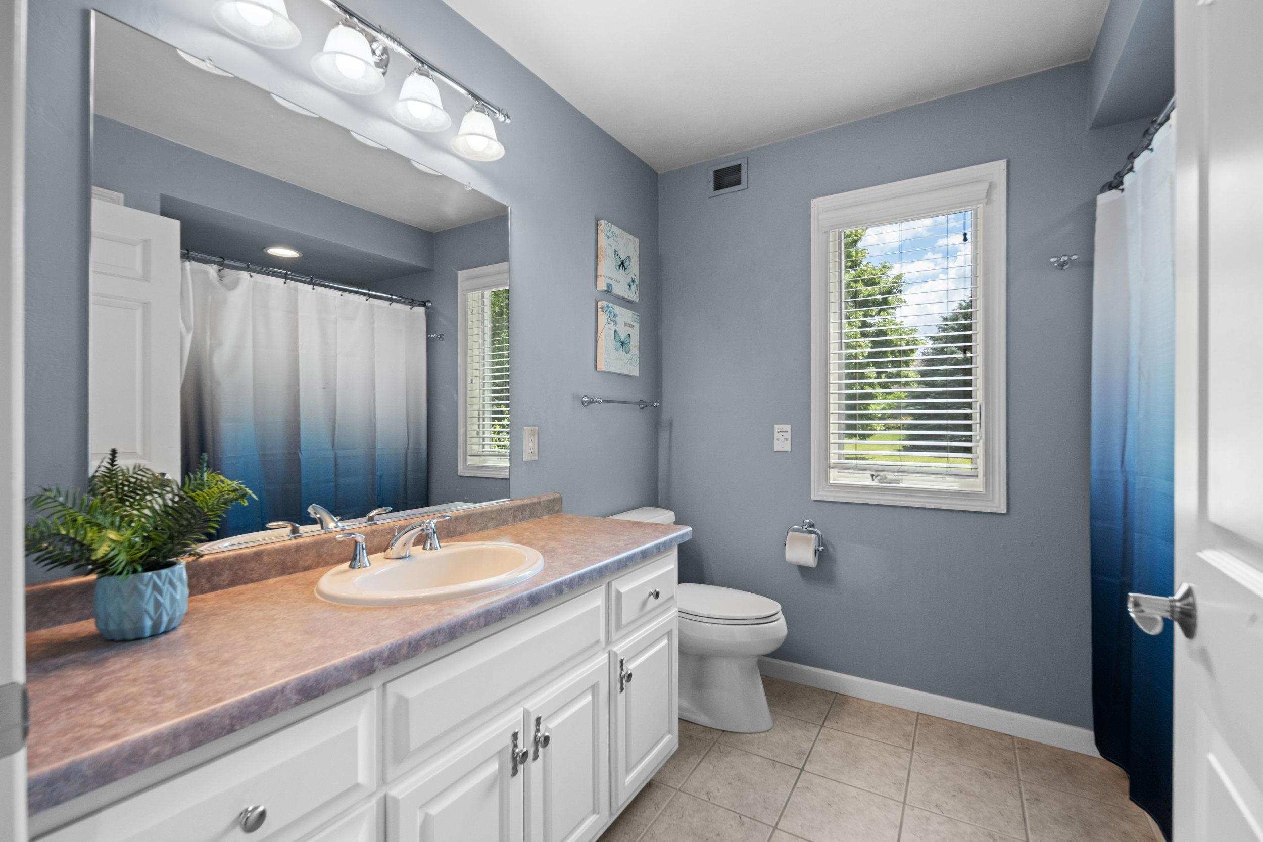 8045 SAQUARO Court