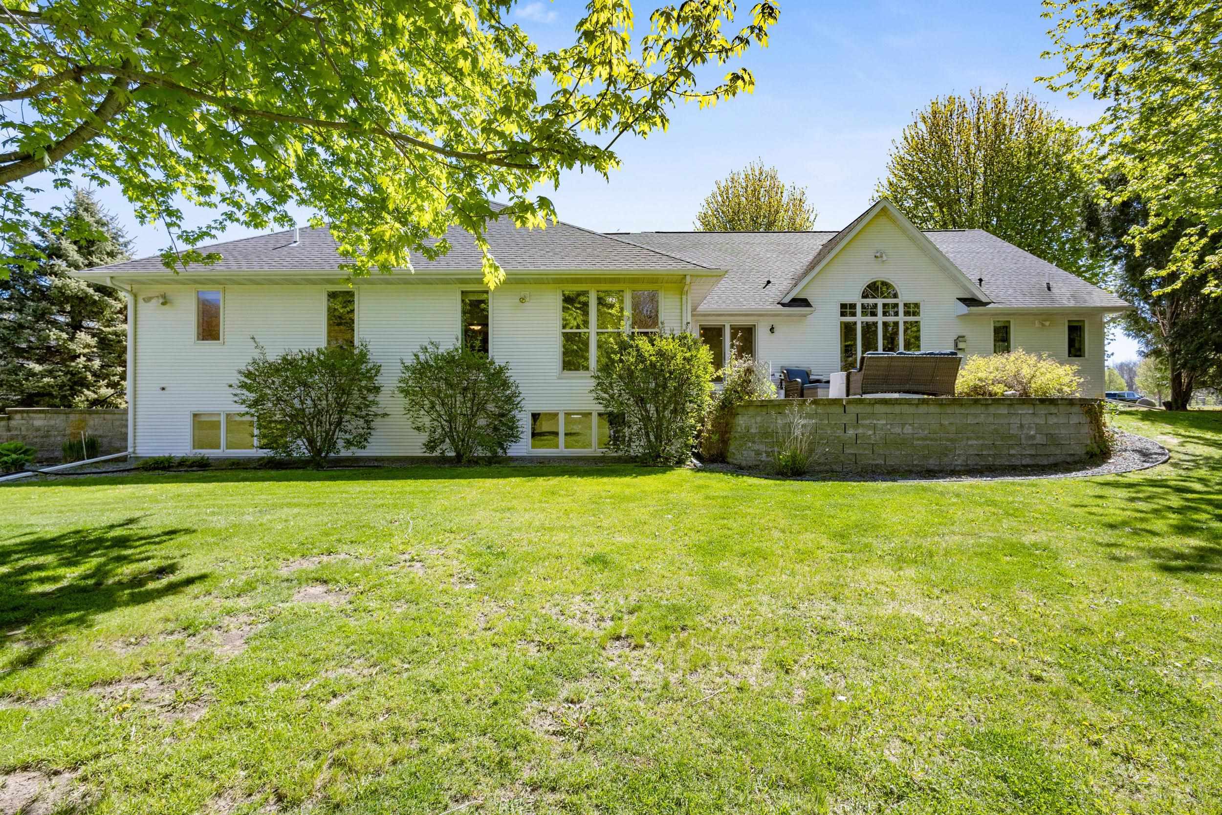 8045 SAQUARO Court