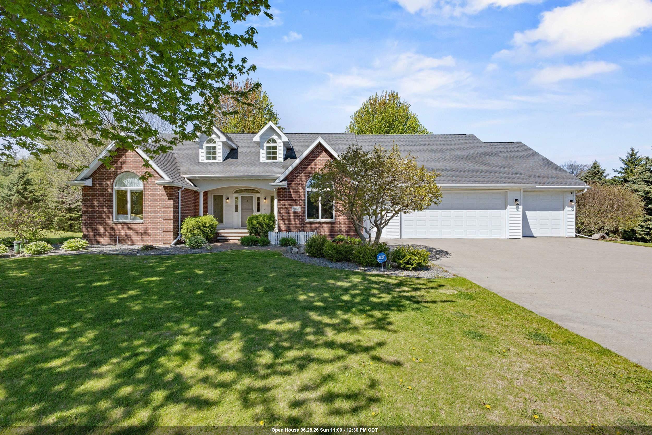 8045 SAQUARO Court