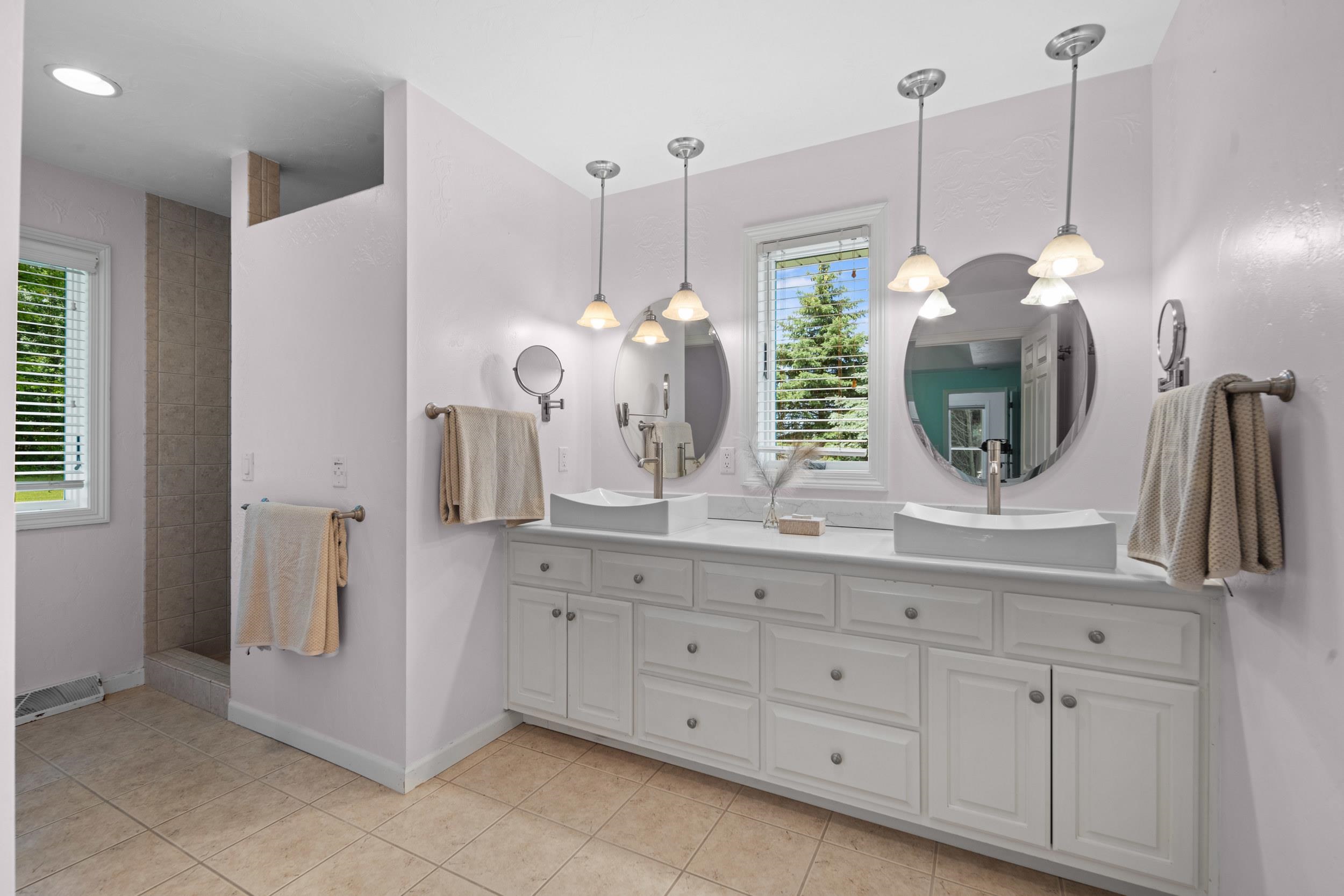 8045 SAQUARO Court