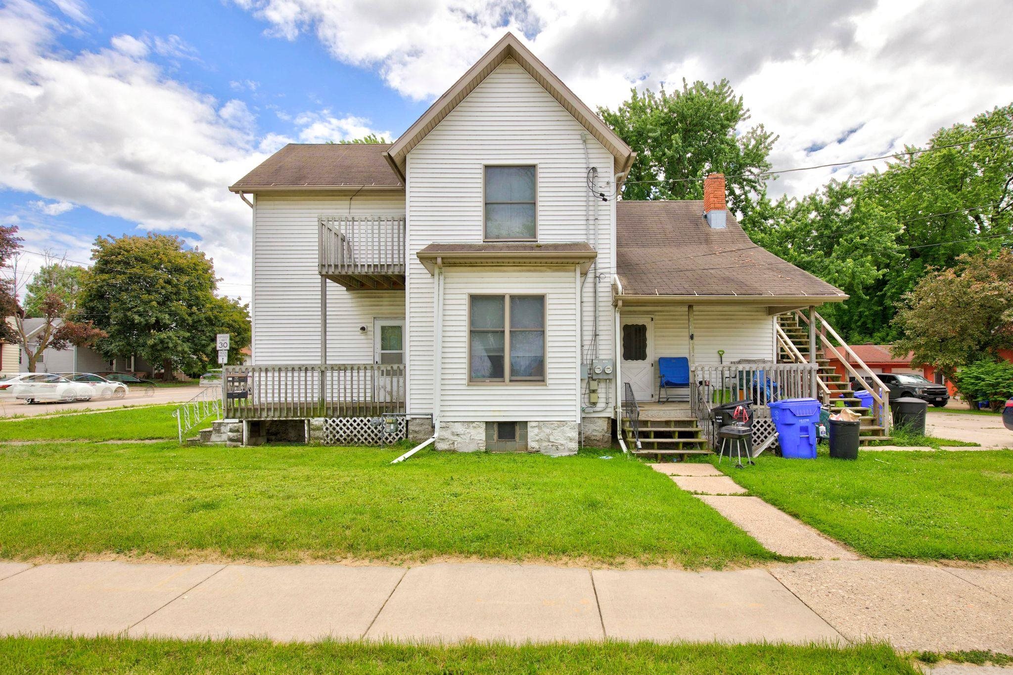 603 S MEMORIAL Drive