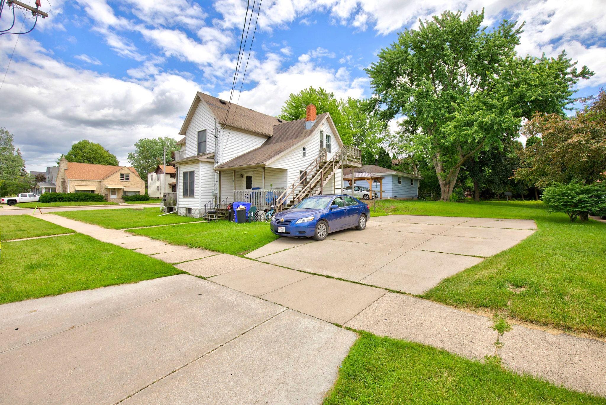 603 S MEMORIAL Drive