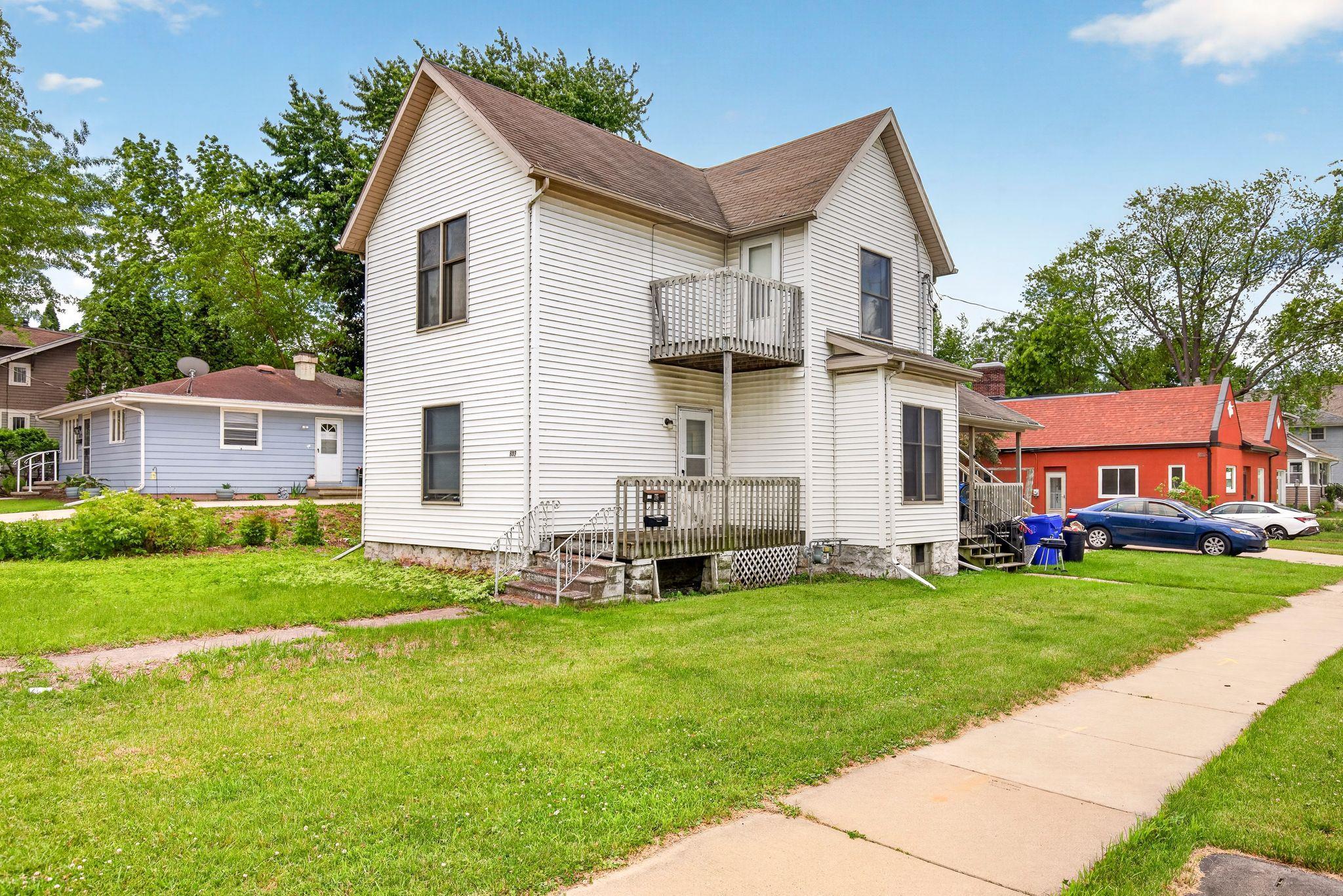 603 S MEMORIAL Drive