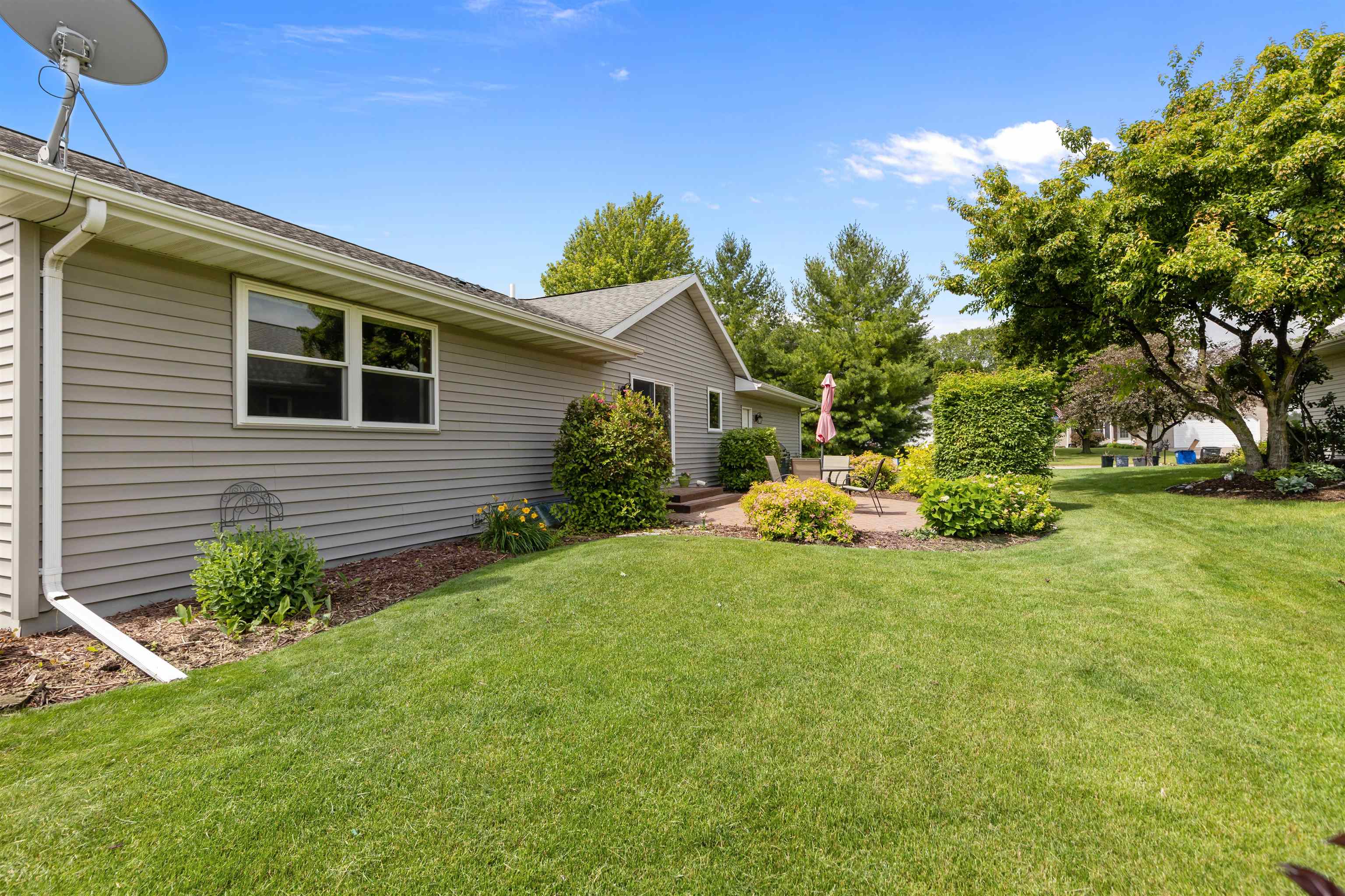 1140 GRASSY PLAINS Drive