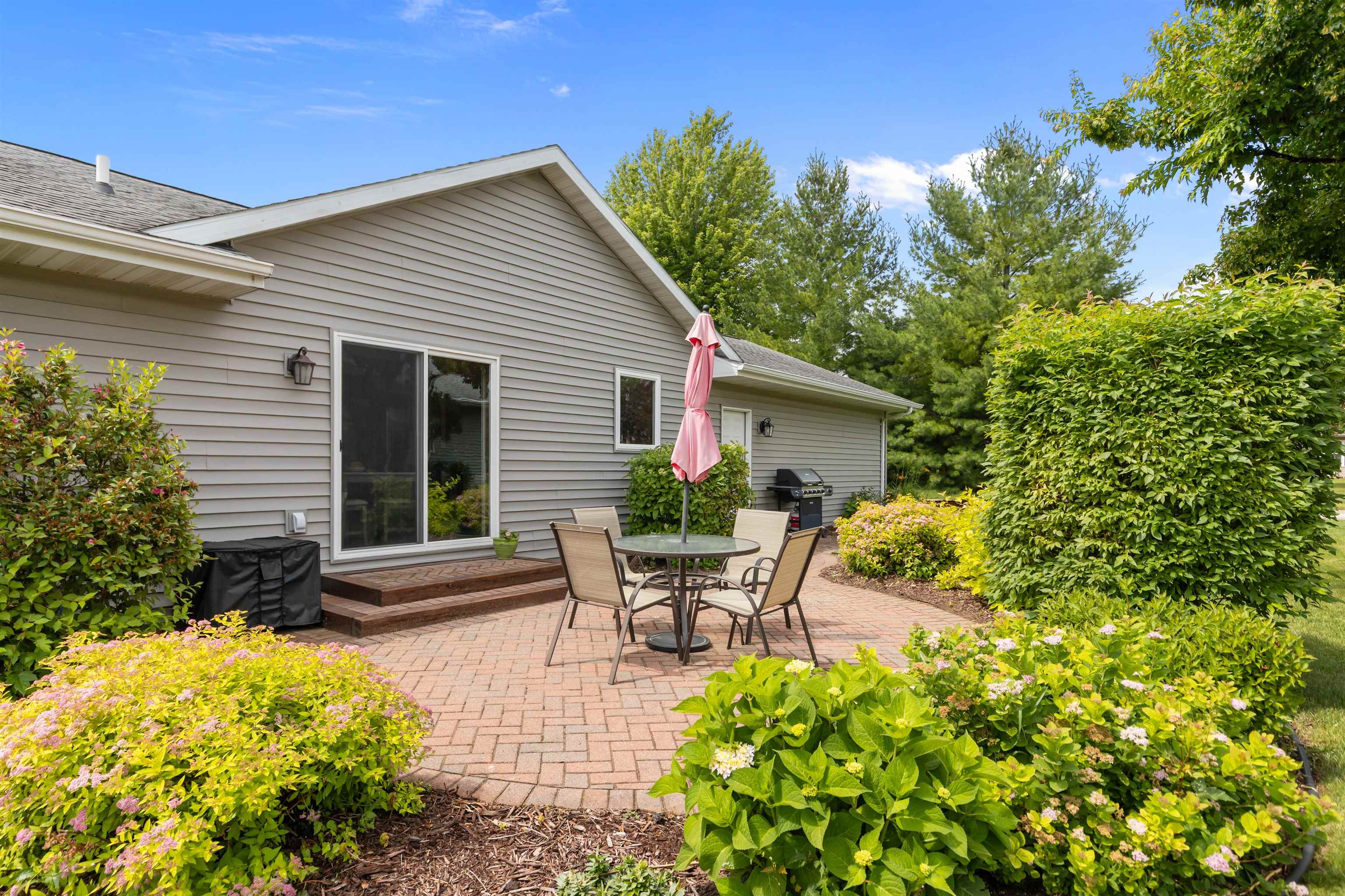 1140 GRASSY PLAINS Drive