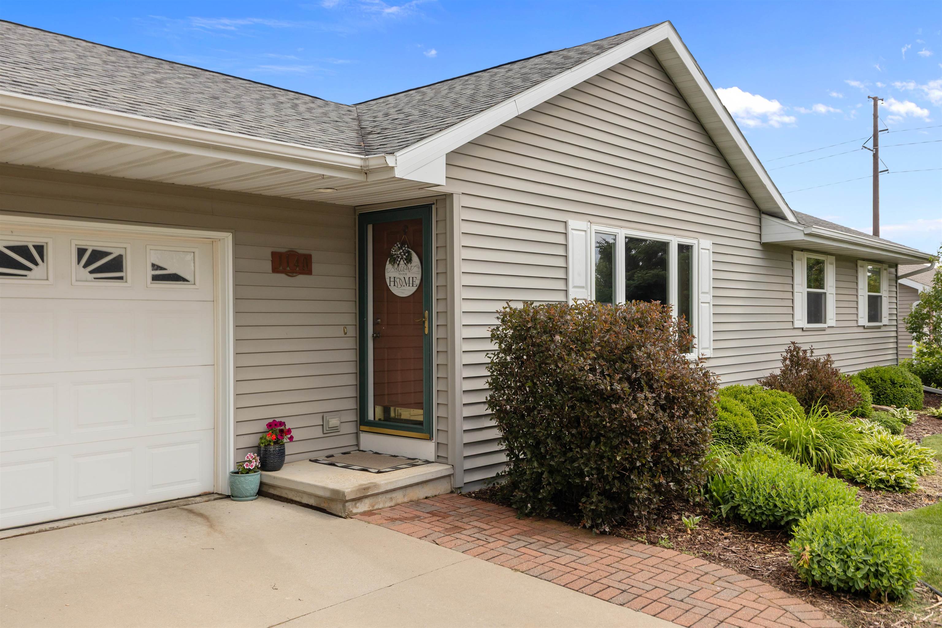 1140 GRASSY PLAINS Drive