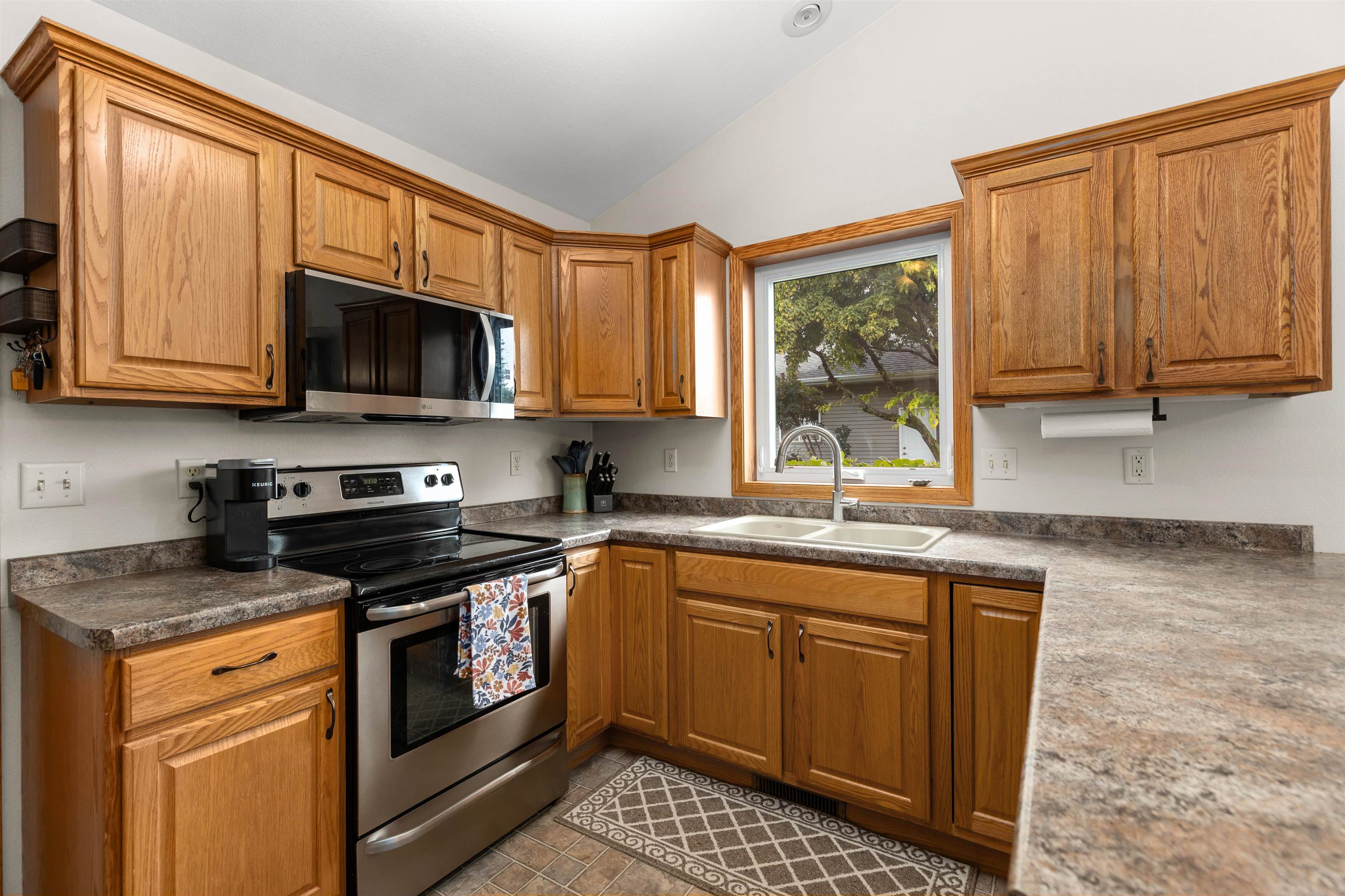 1140 GRASSY PLAINS Drive