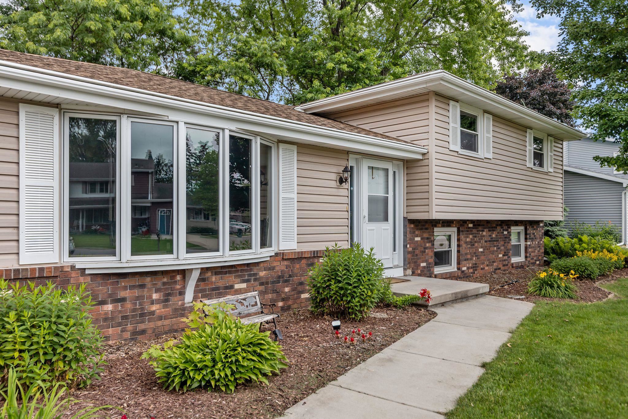 732 MANCHESTER Road