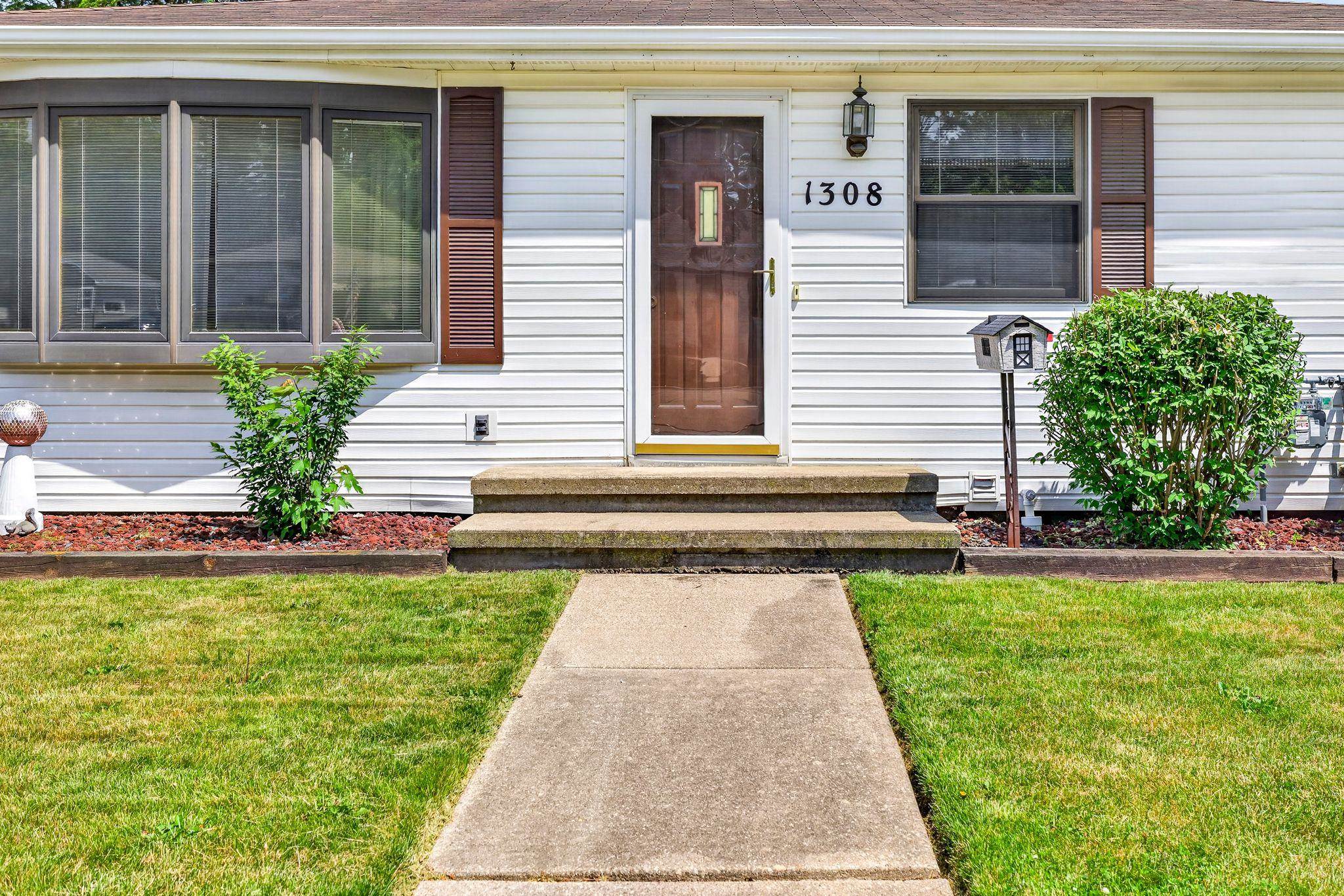 1308 KENNETH Avenue