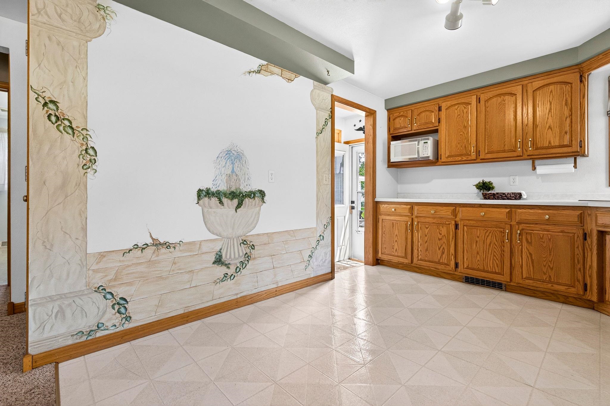 1308 KENNETH Avenue