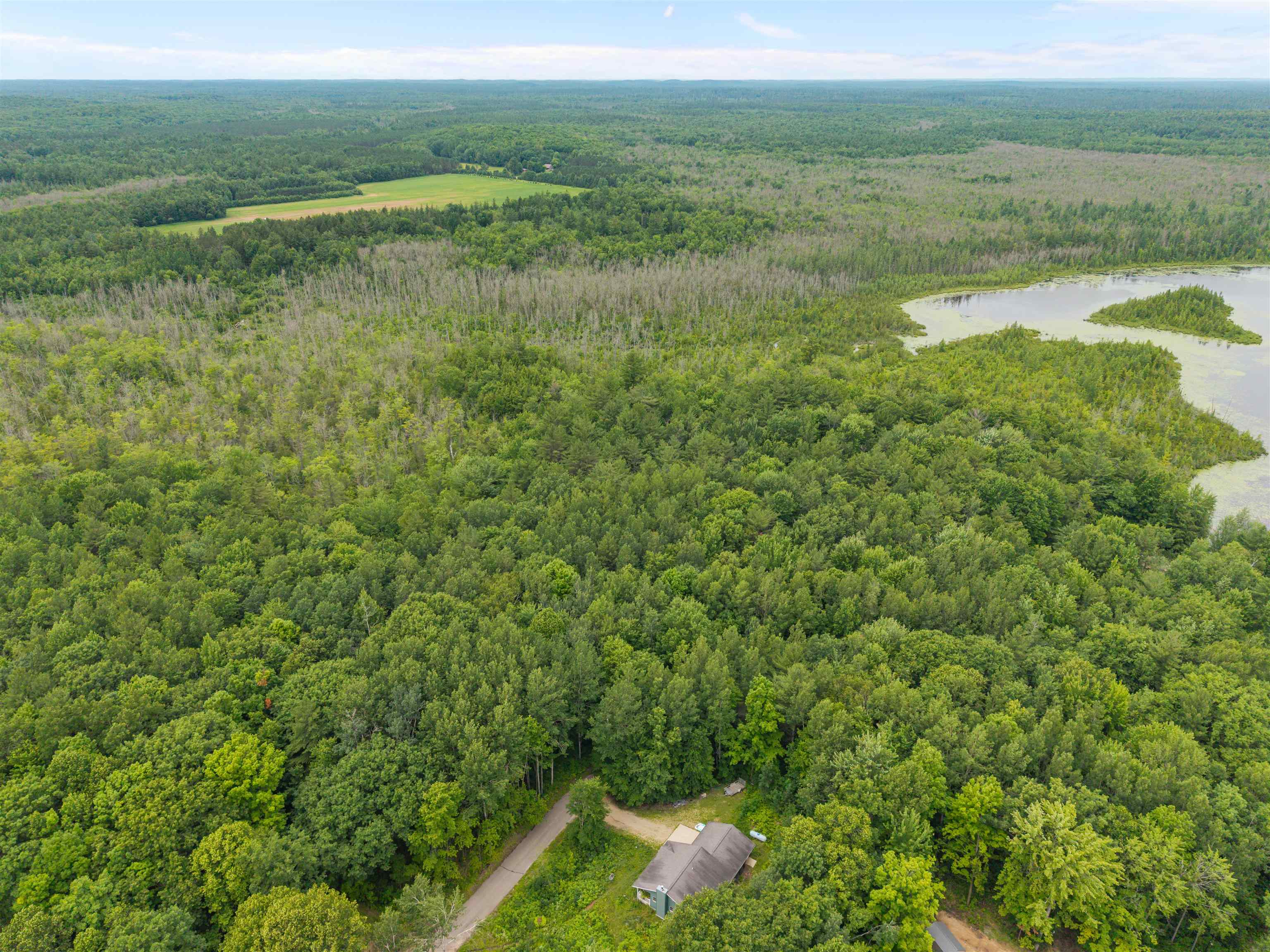 ISLAND LAKE Lane