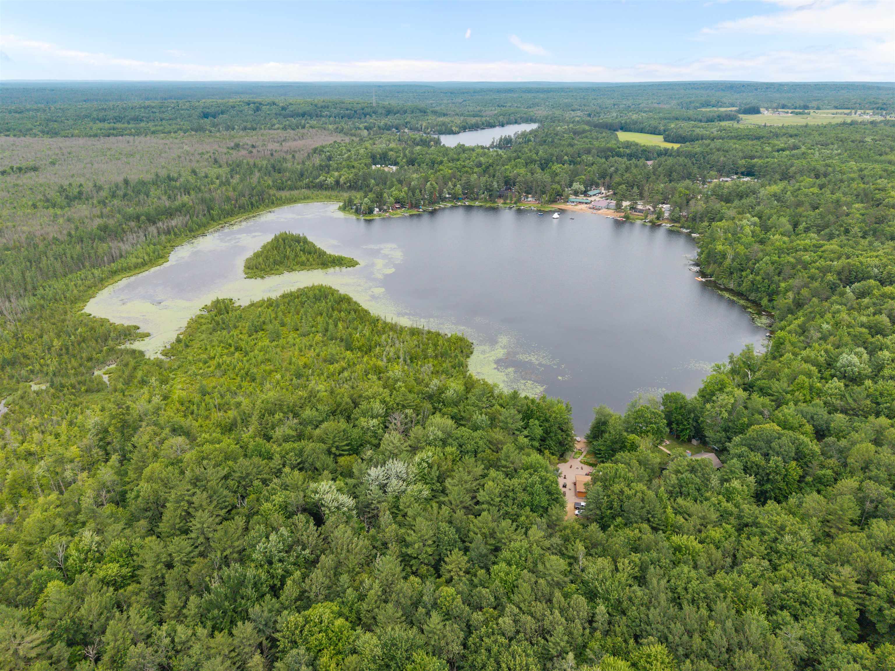 ISLAND LAKE Lane