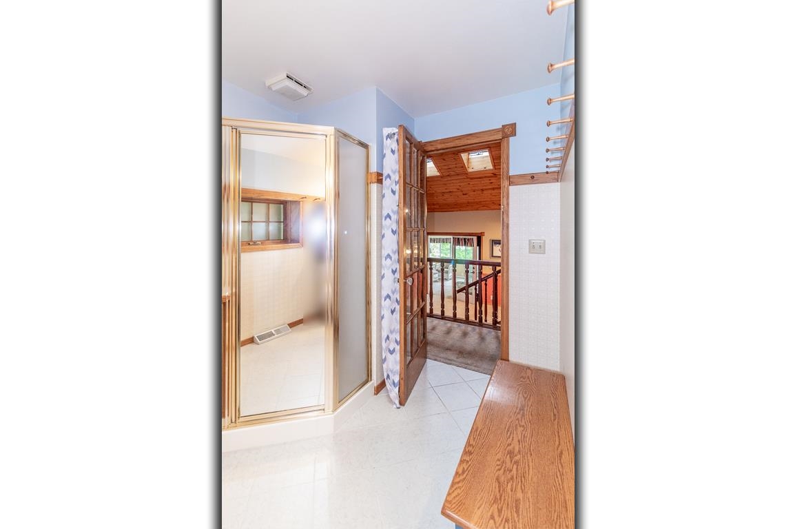 996 LAKESIDE Street