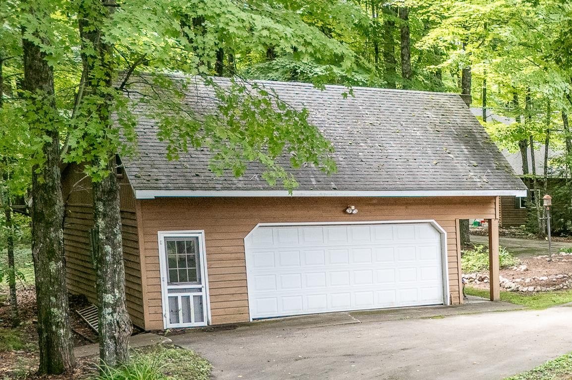 996 LAKESIDE Street