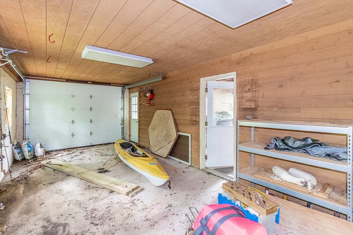 996 LAKESIDE Street