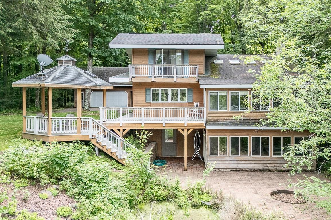 996 LAKESIDE Street