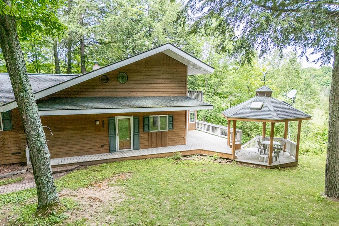996 LAKESIDE Street