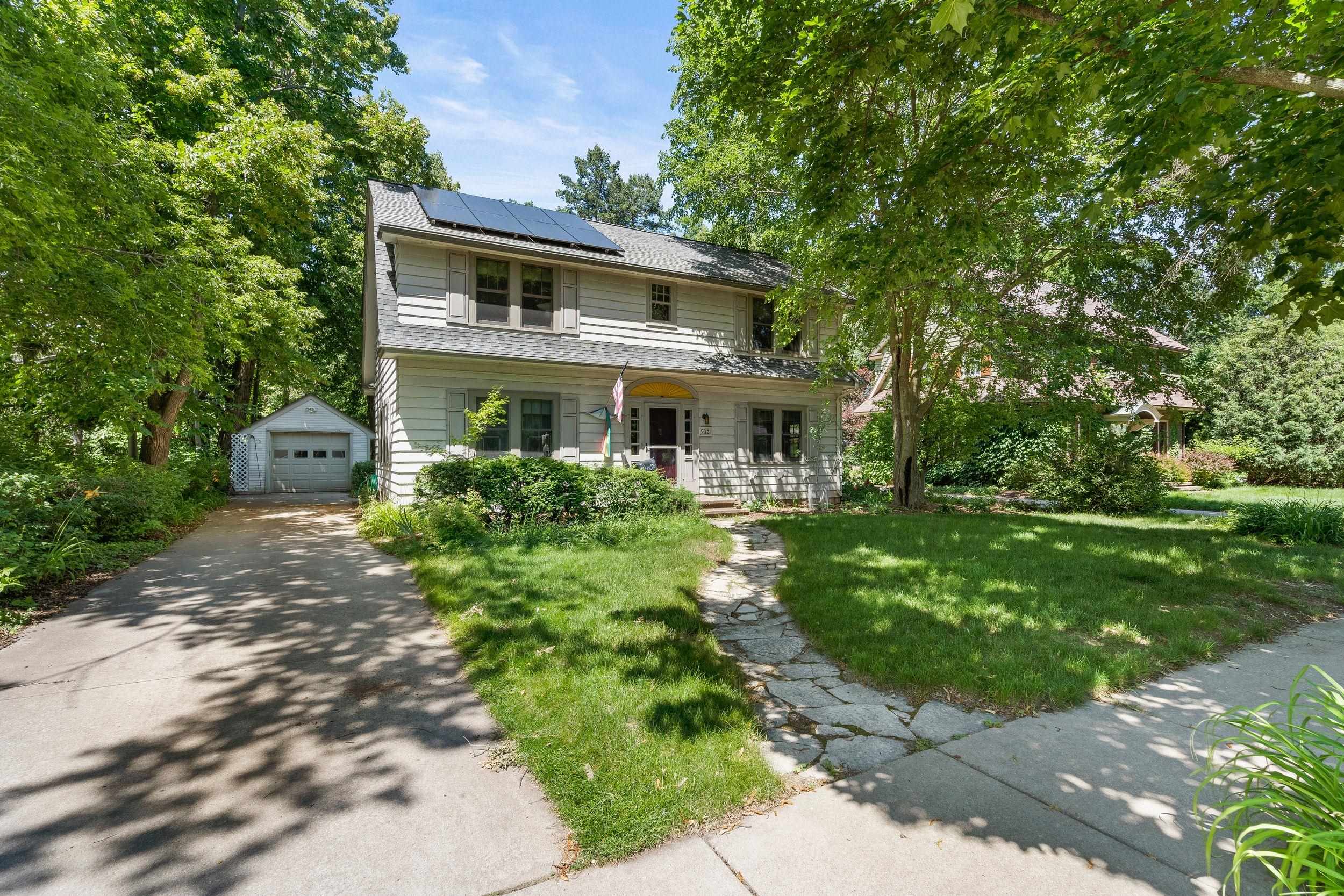 932 E COMMERCIAL Street