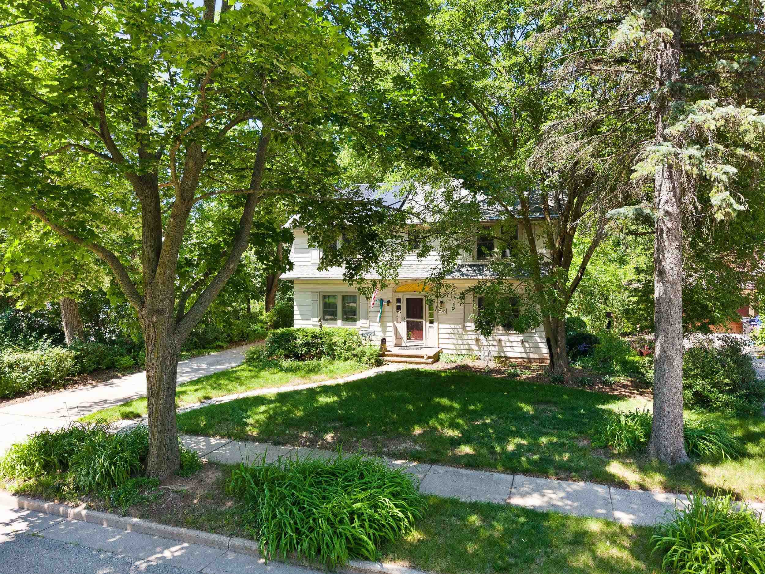 932 E COMMERCIAL Street