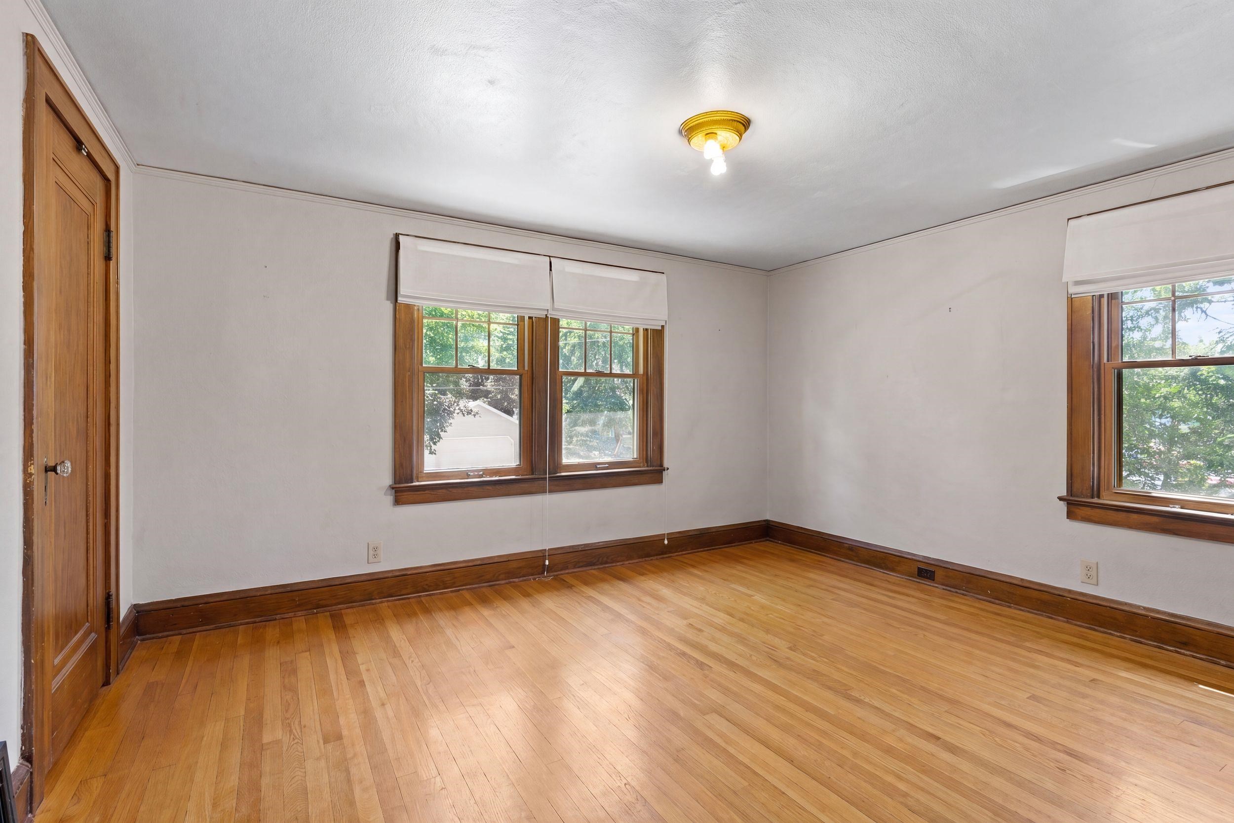 932 E COMMERCIAL Street
