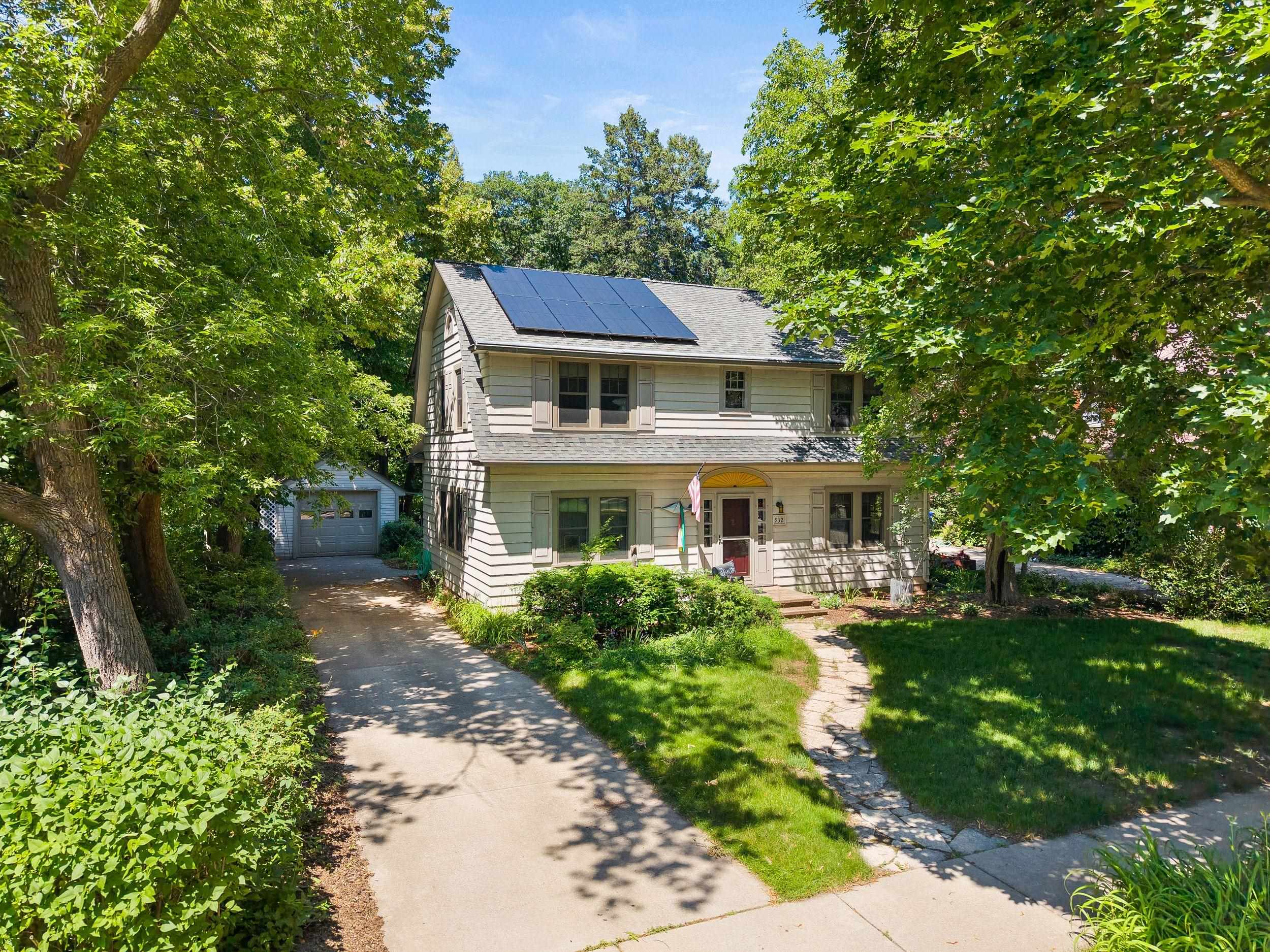 932 E COMMERCIAL Street