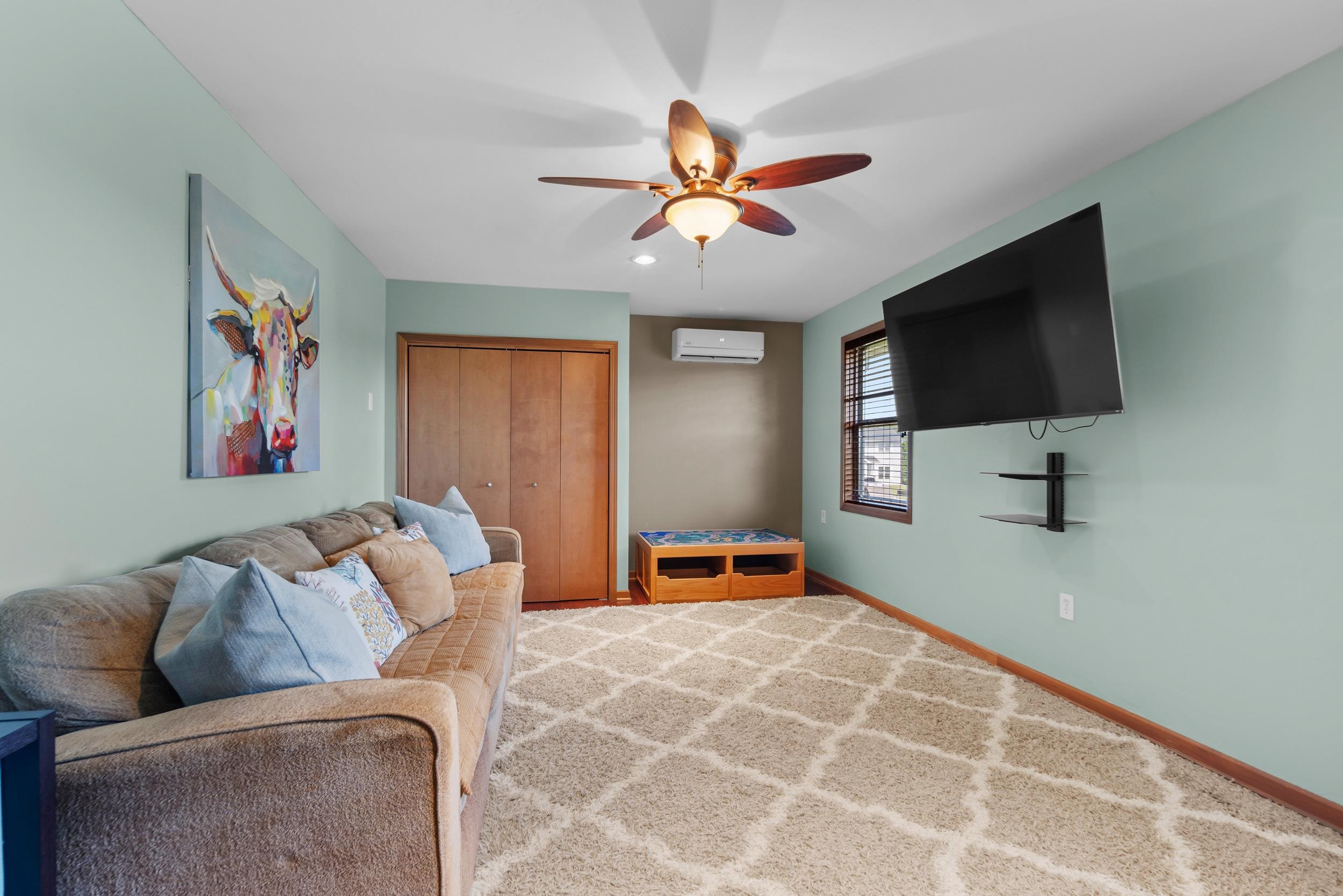 275 FORT Drive