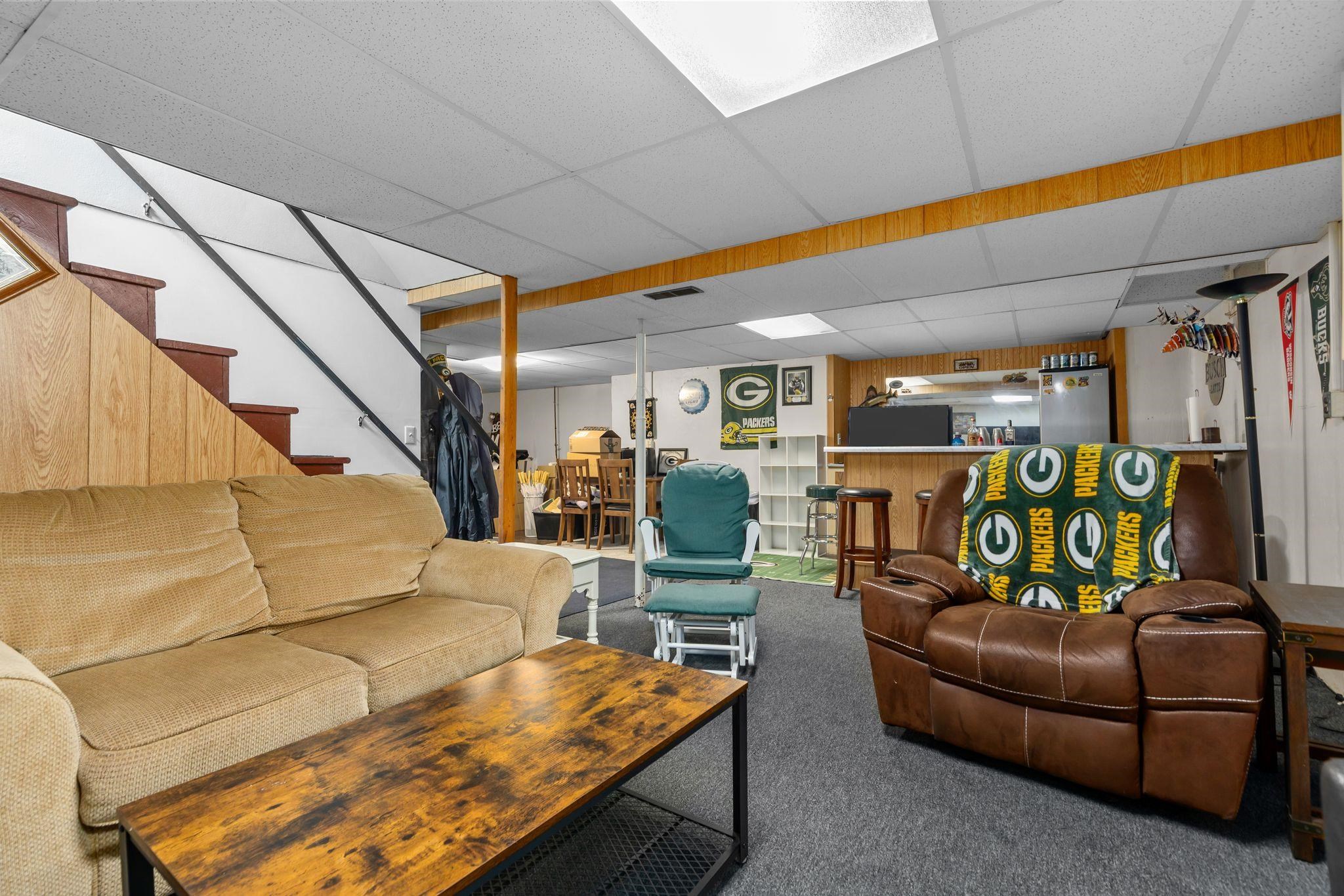 312 W 10TH Street