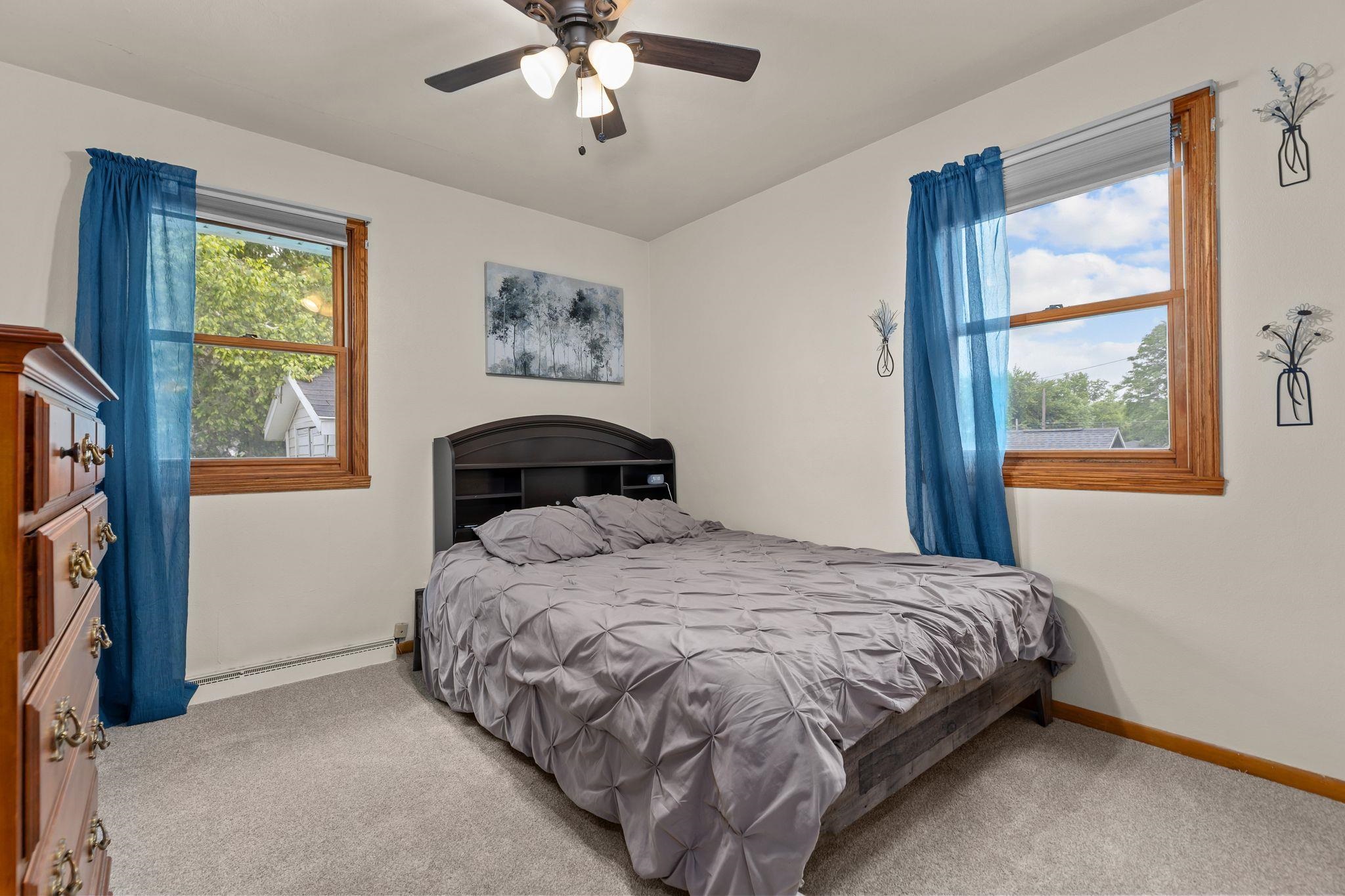 312 W 10TH Street