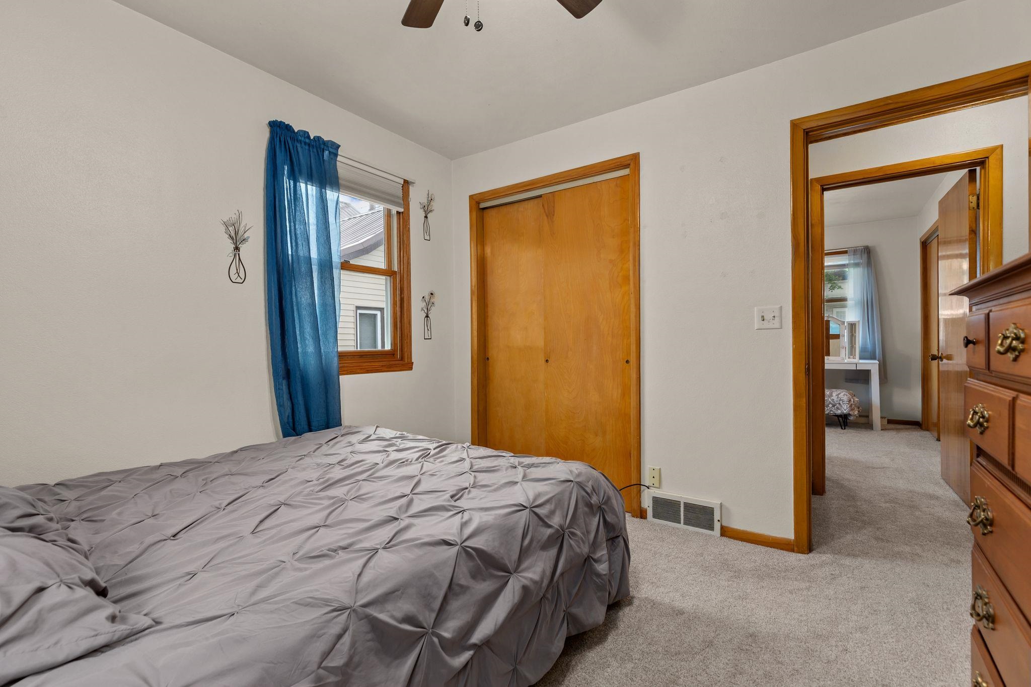 312 W 10TH Street
