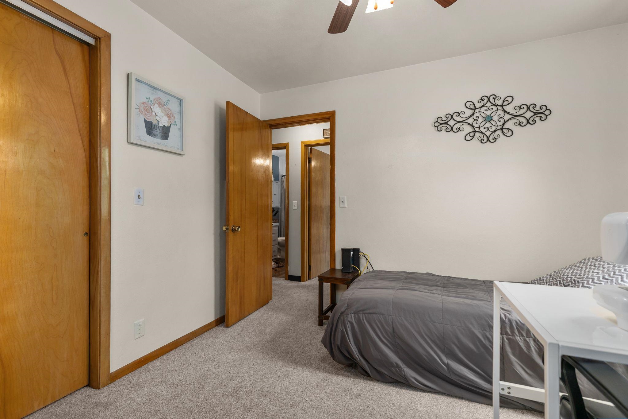 312 W 10TH Street