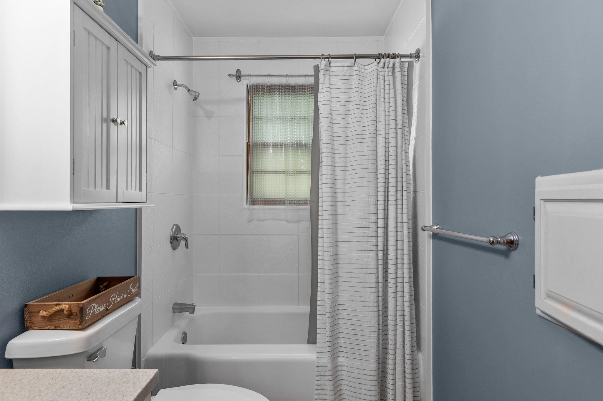 312 W 10TH Street