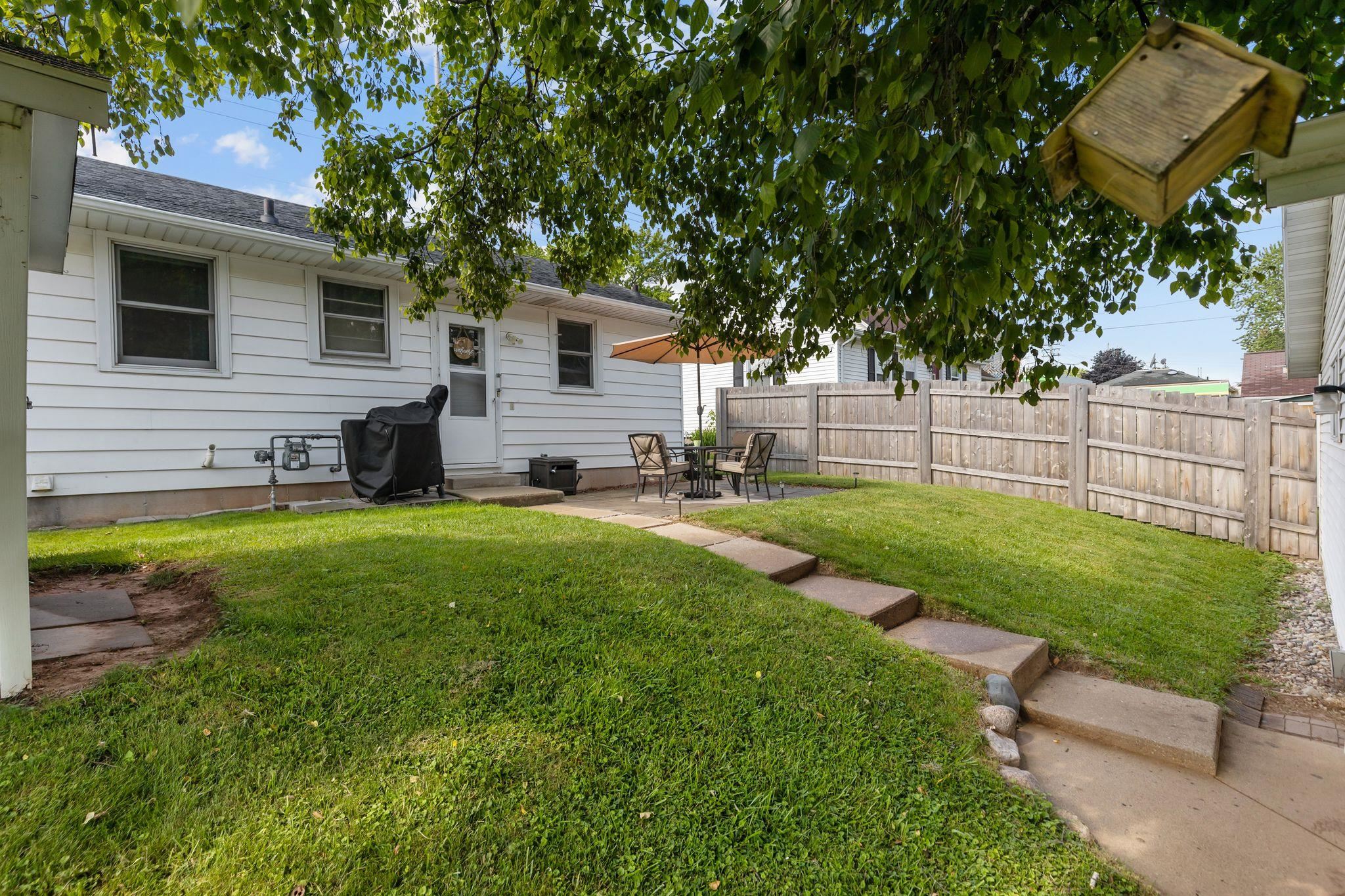 312 W 10TH Street